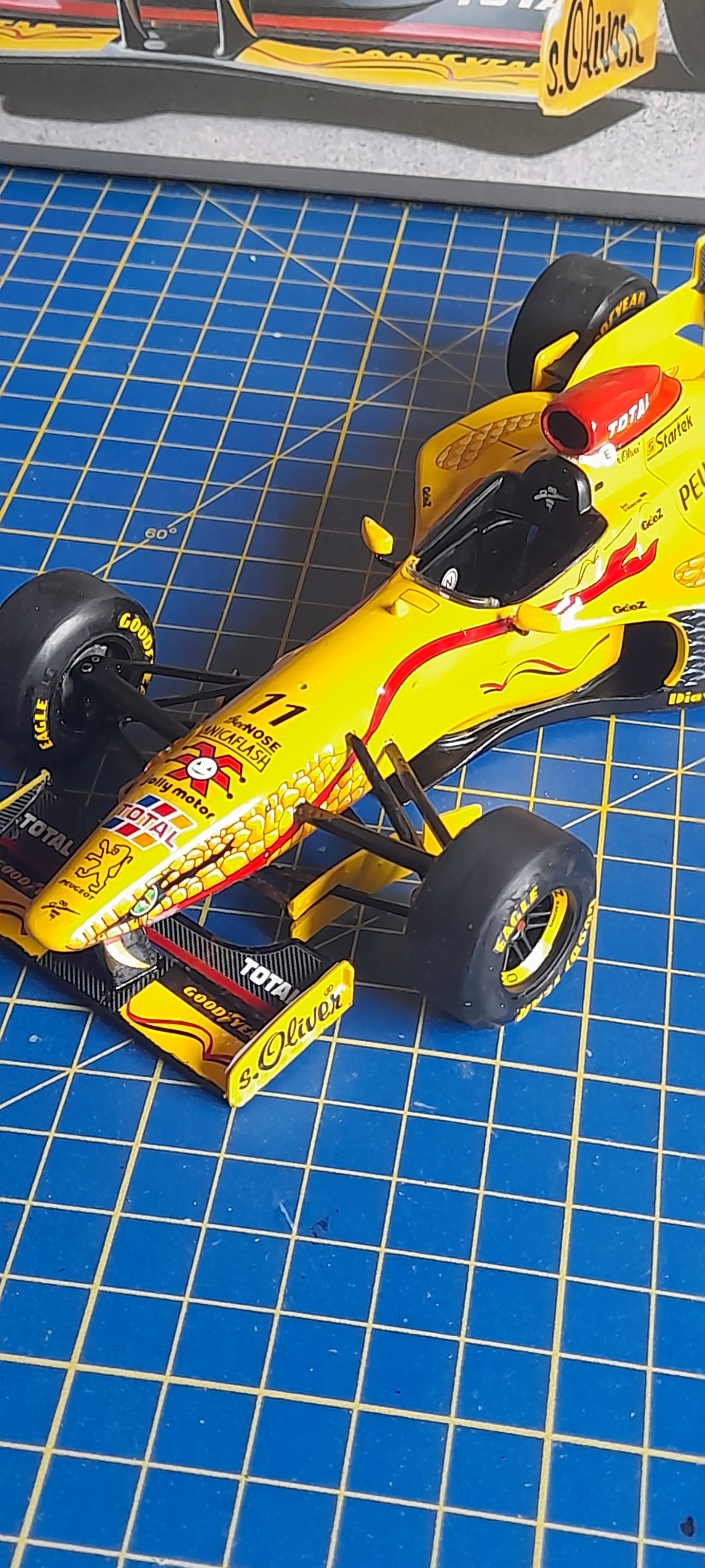 Revell Jordan 197 F1 model build with tyre decals
