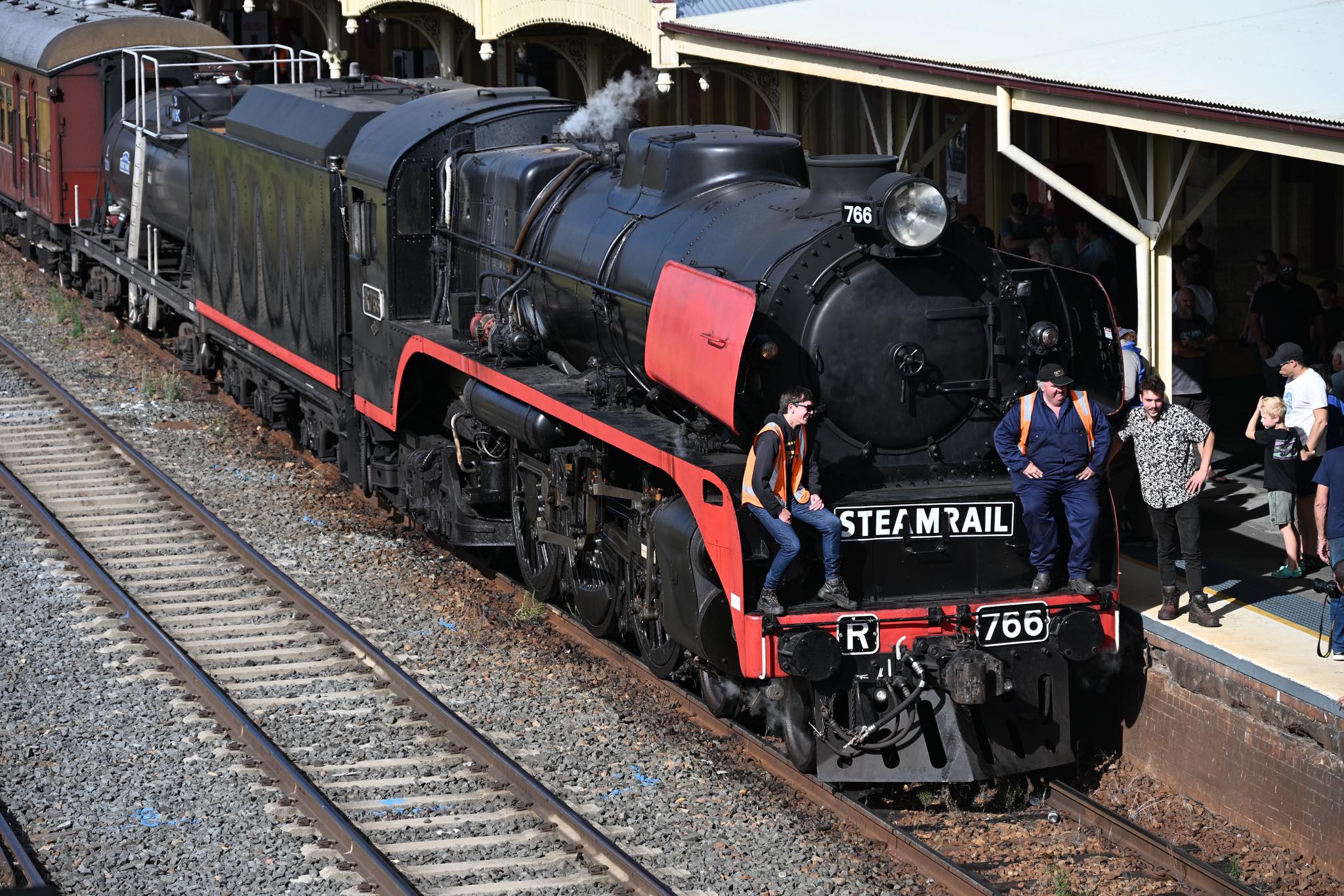 NSW Railways - Past and Present | SRV volunteers standing on the front ...