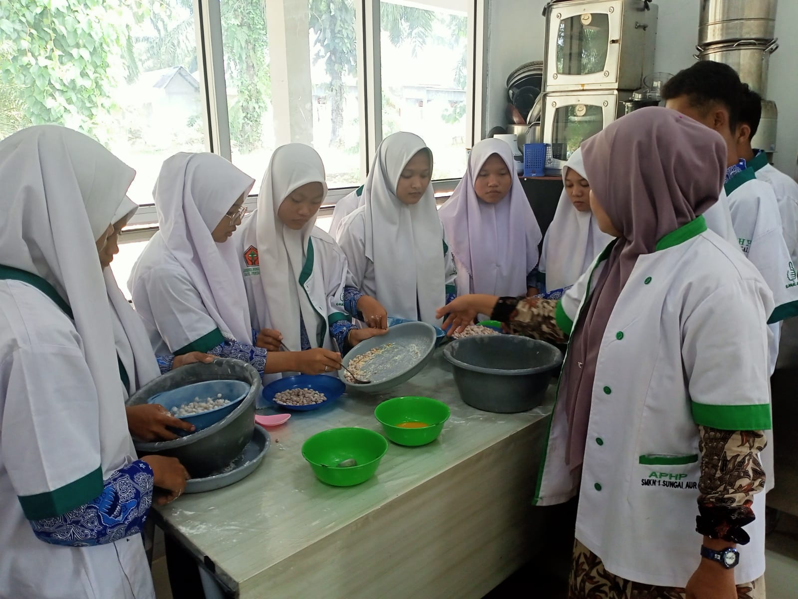 INI LHO, JURUSAN APHP DAN PROSPEK... - SMK N 1 Sungai Aur