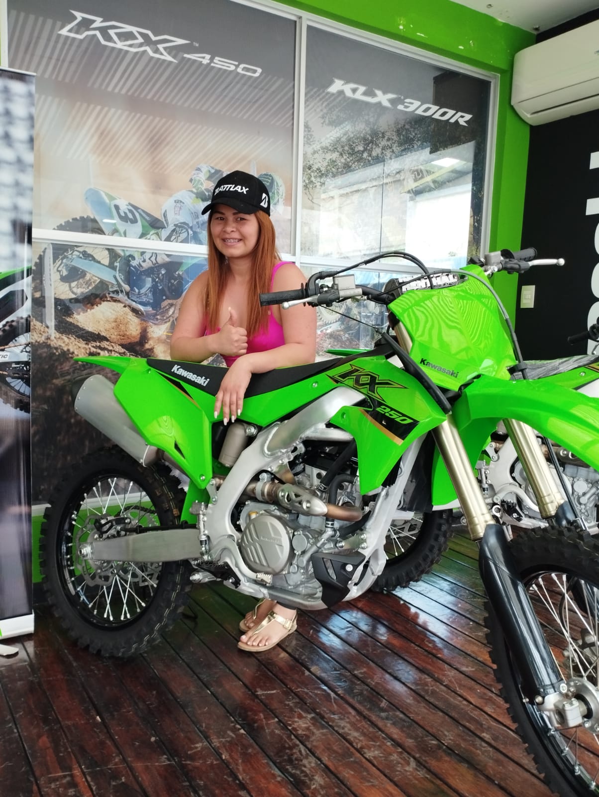 アミーゴ Quiénes la han visto en la pista? 😎 Jenny López seguirá