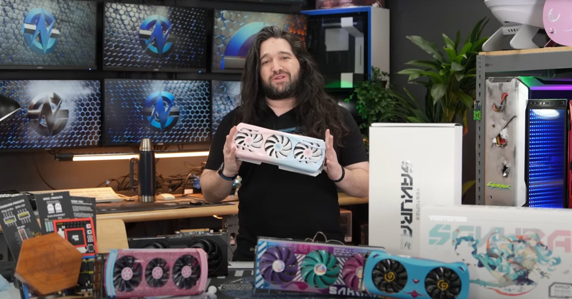 Yeston Radeon RX 6800 XT Waifu Edition (Sakura Hitomi) Image