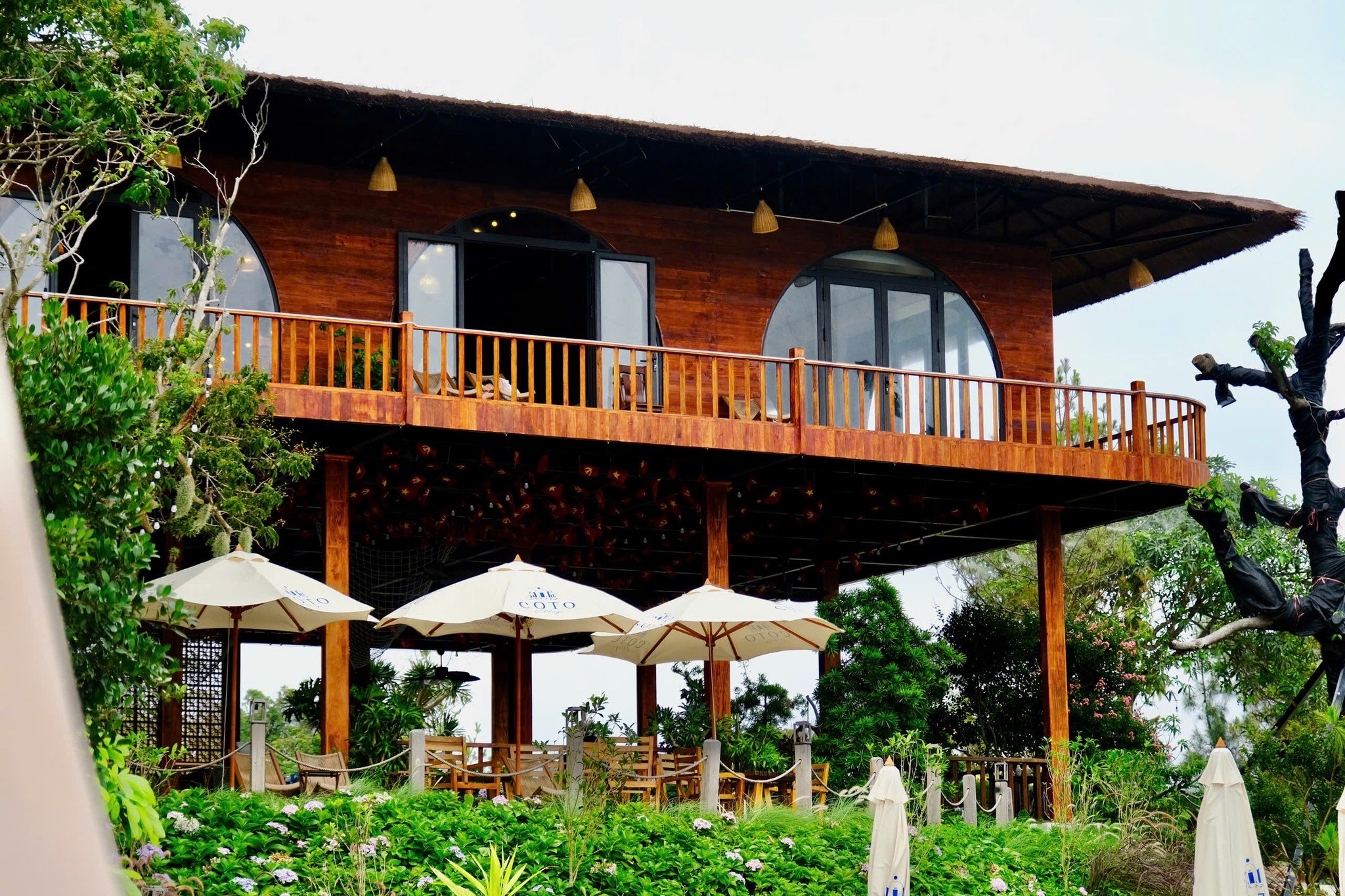 CoTo Village Resort Restaurant | Cai Rong
