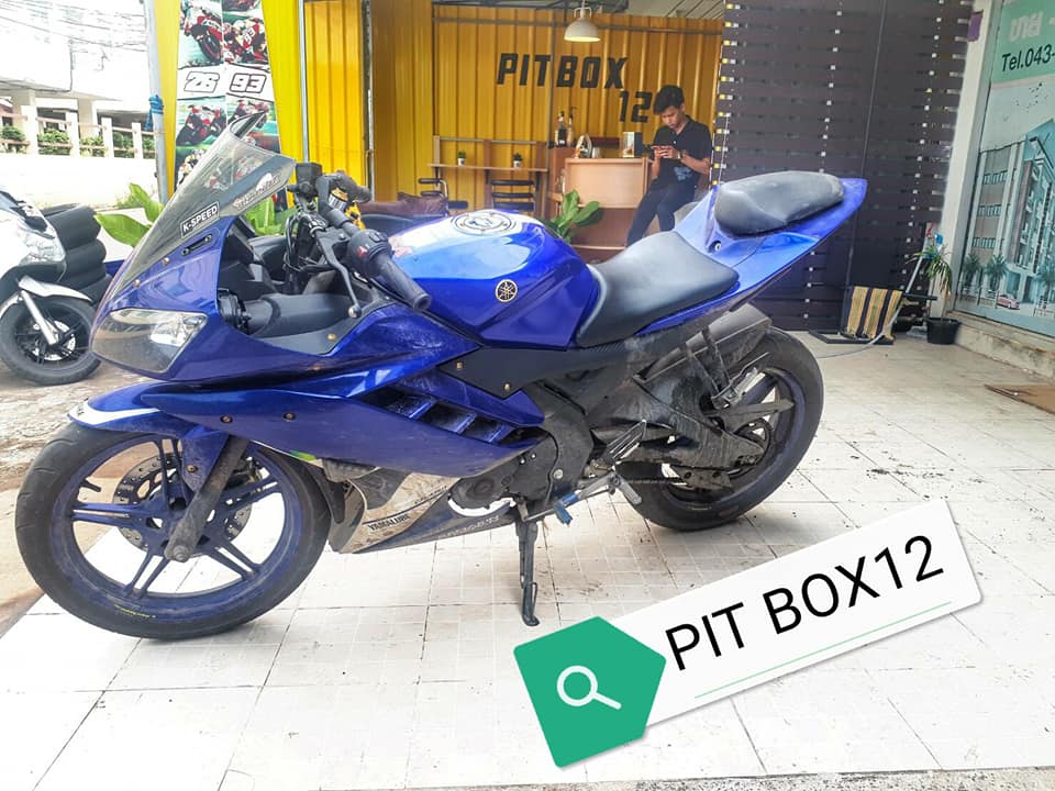 PIT BOX 12 - Yamaha yzf-r15 น้องโฟน หนุ่มการละคร ศิลปกรรม... | Facebook