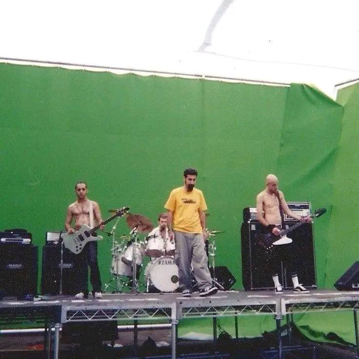 Stage - ใครที่กำลังรอให้เราทำบทความเกี่ยวกับวง System Of A Down อยู่ละ ...