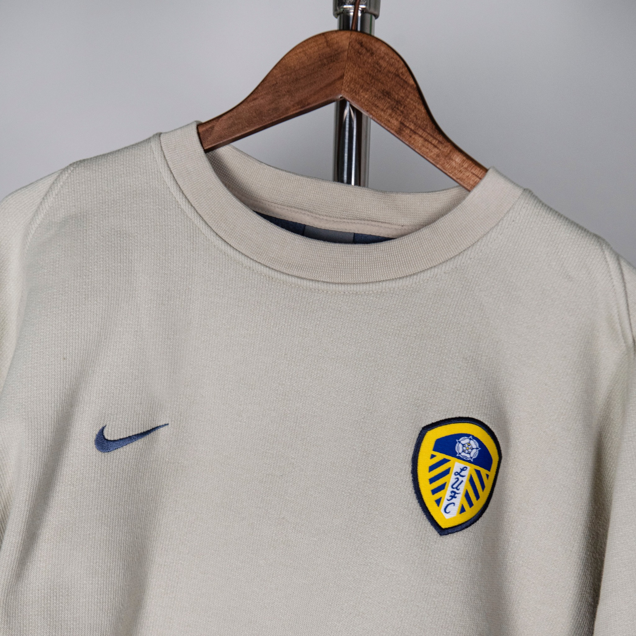 2002-03 Leeds United Nike Sweat Top ℹ️ Only available in XL
