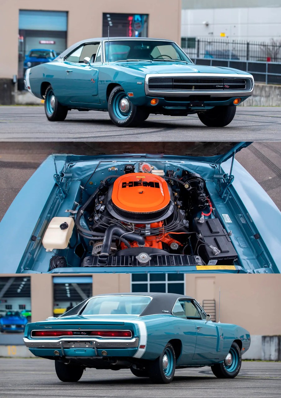 1970 Hemi R/T SE Charger in bright blue metallic