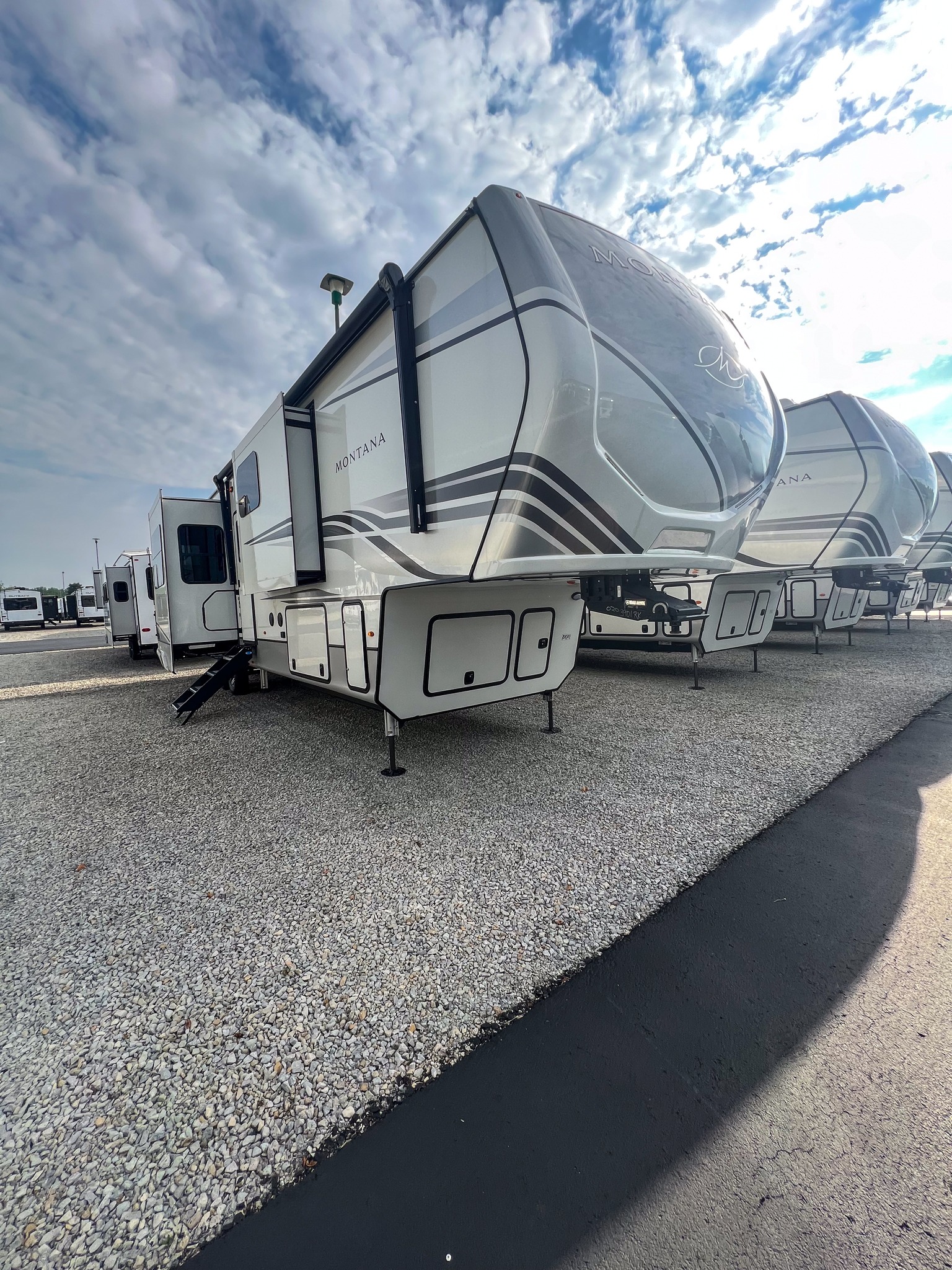 Walnut Ridge RV - Check out the 2023 Montana 3901RK and... | Facebook