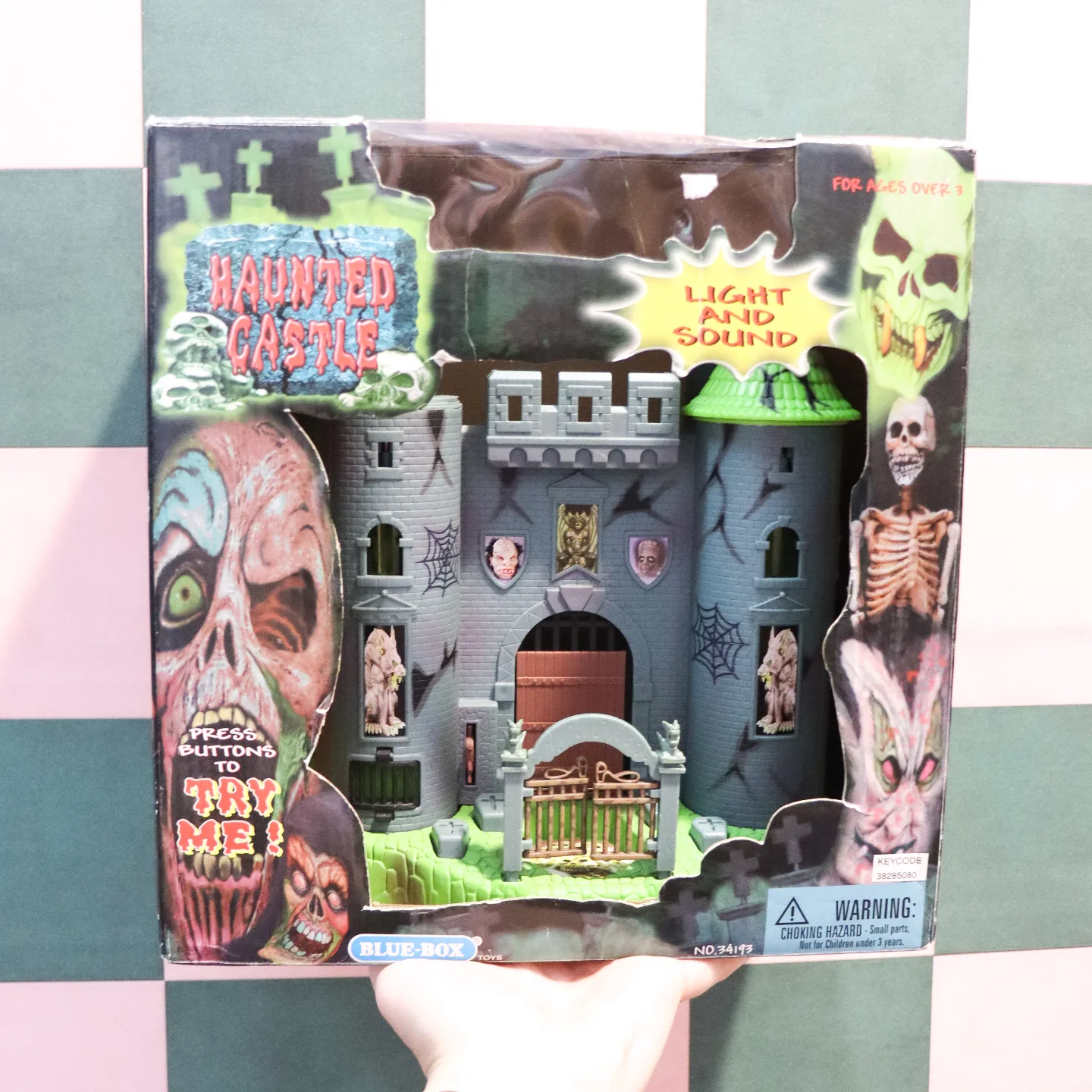 BLUE-BOX Hidden adventurs Castle Playset Previously - Just listed
