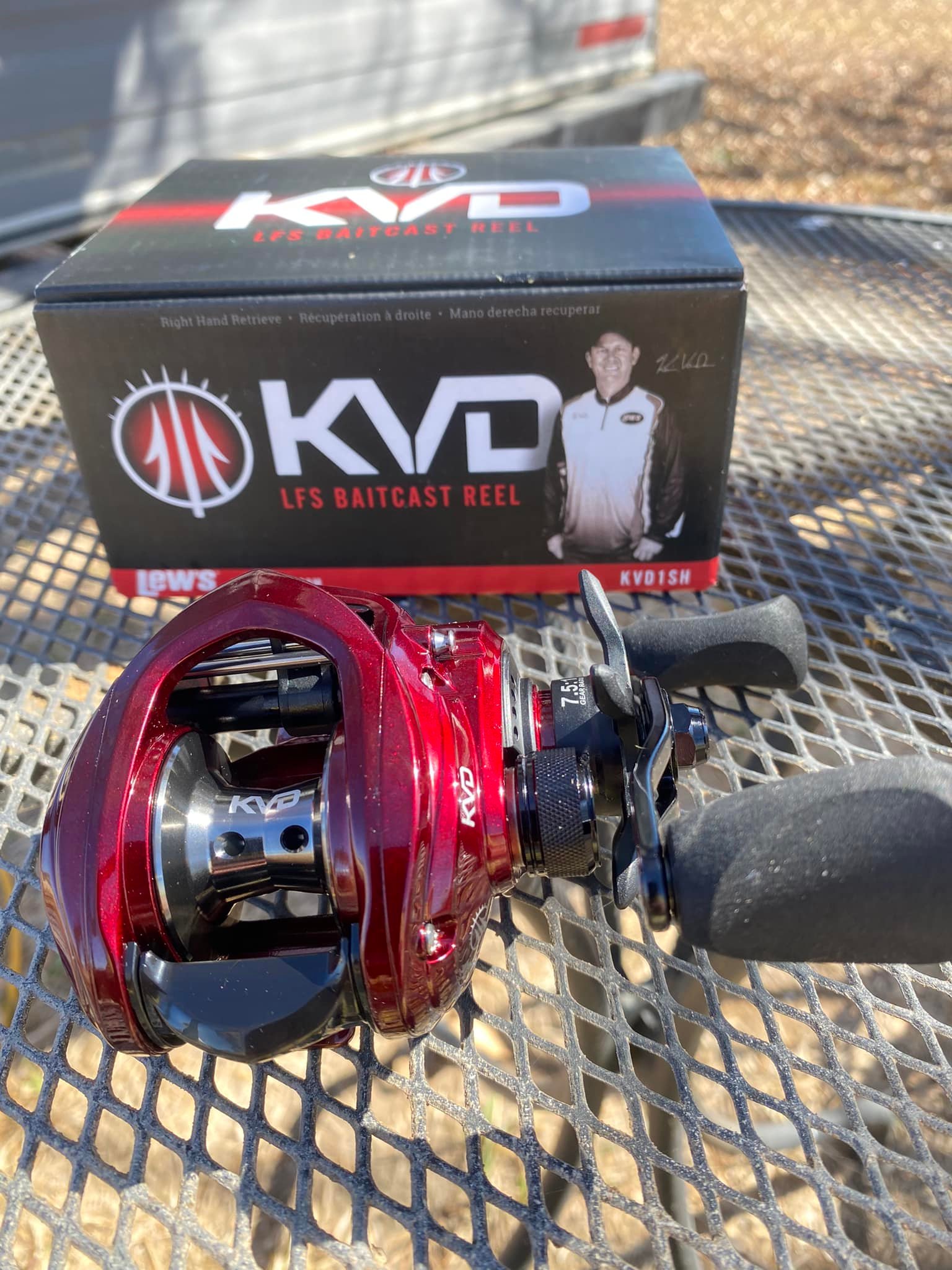 daiwa coastal 200hs casting reels CLTW200HS TWS Reel, 7.3: 1 Gear Ratio, 7CRBB, 1RB, 15.40 lb Max Drag, Right Hand: Buy Online at Best Price in UAE Color:Cricket Frog - Chartreuse White Skirt this reel brings tournament BOGTIM Baitcast Combo Profishiency Rod
