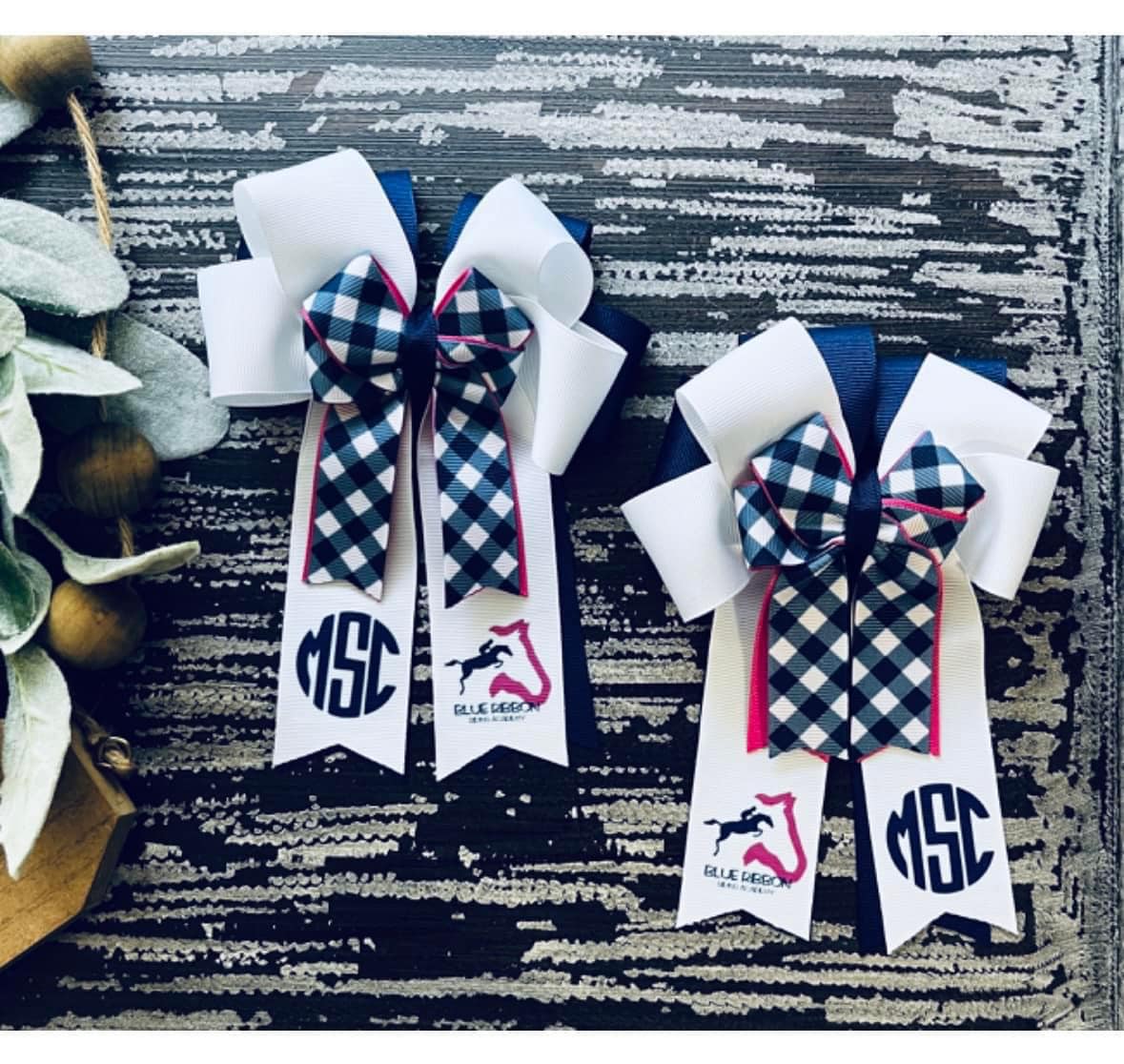 Brady's Western Bows offers custom cowhide name bows