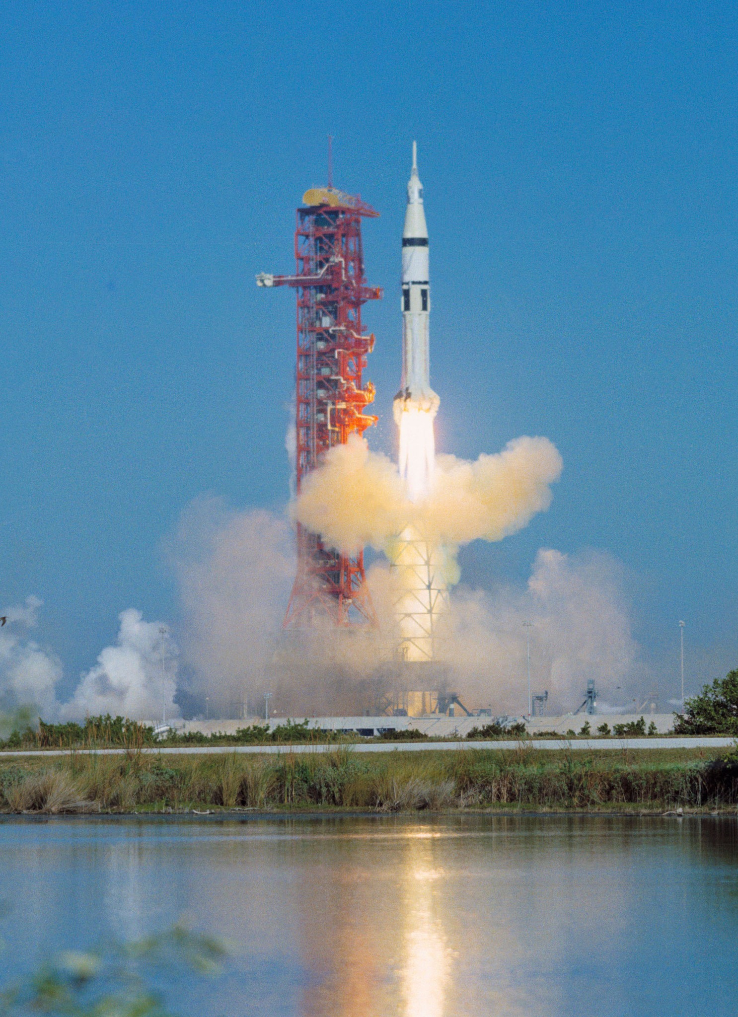 NASA History - Astronauts Gerald Carr, William Pogue, and... | Facebook
