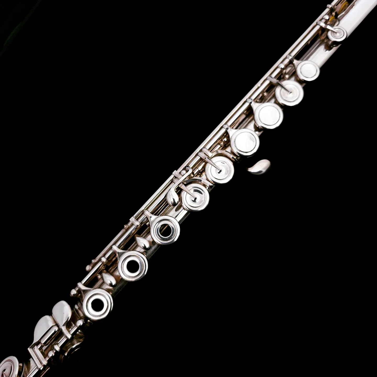 What features make Nikkan Warble no.3 flutes unique?