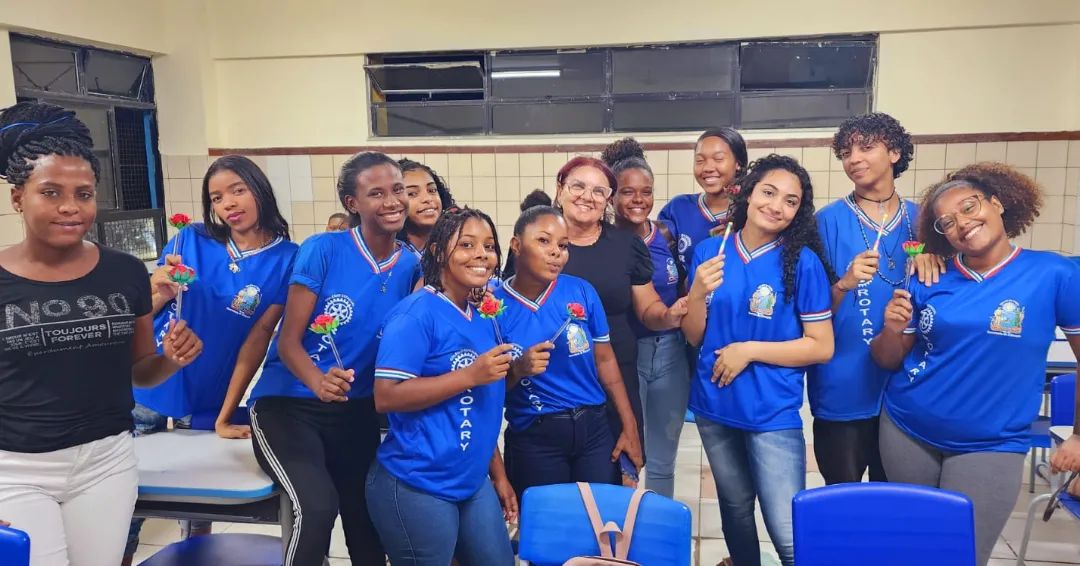 Dia da Mulher tem carinho... - Colégio Estadual Rotary Itapuã