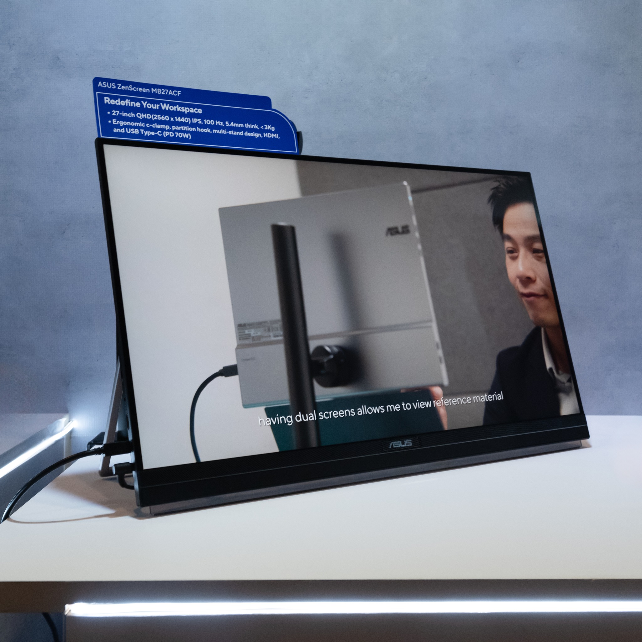 ??️ Big screen that goes anywhere? Yes, please! ​ The 27