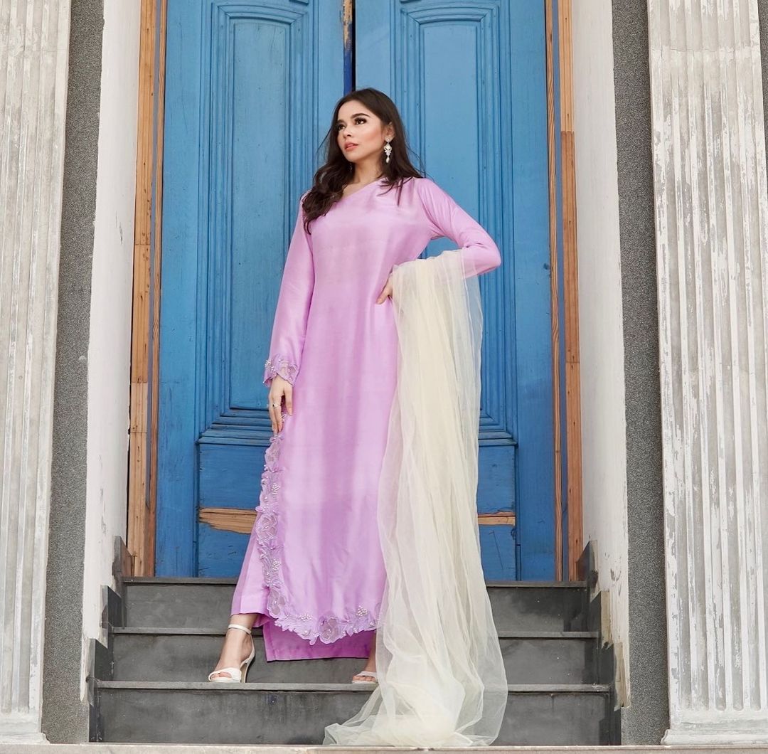 Buraqstore - #ShazrayRana looks absolutely stunning in...