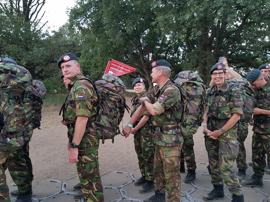 Commandant 10... - Commandant 10 Natresbataljon