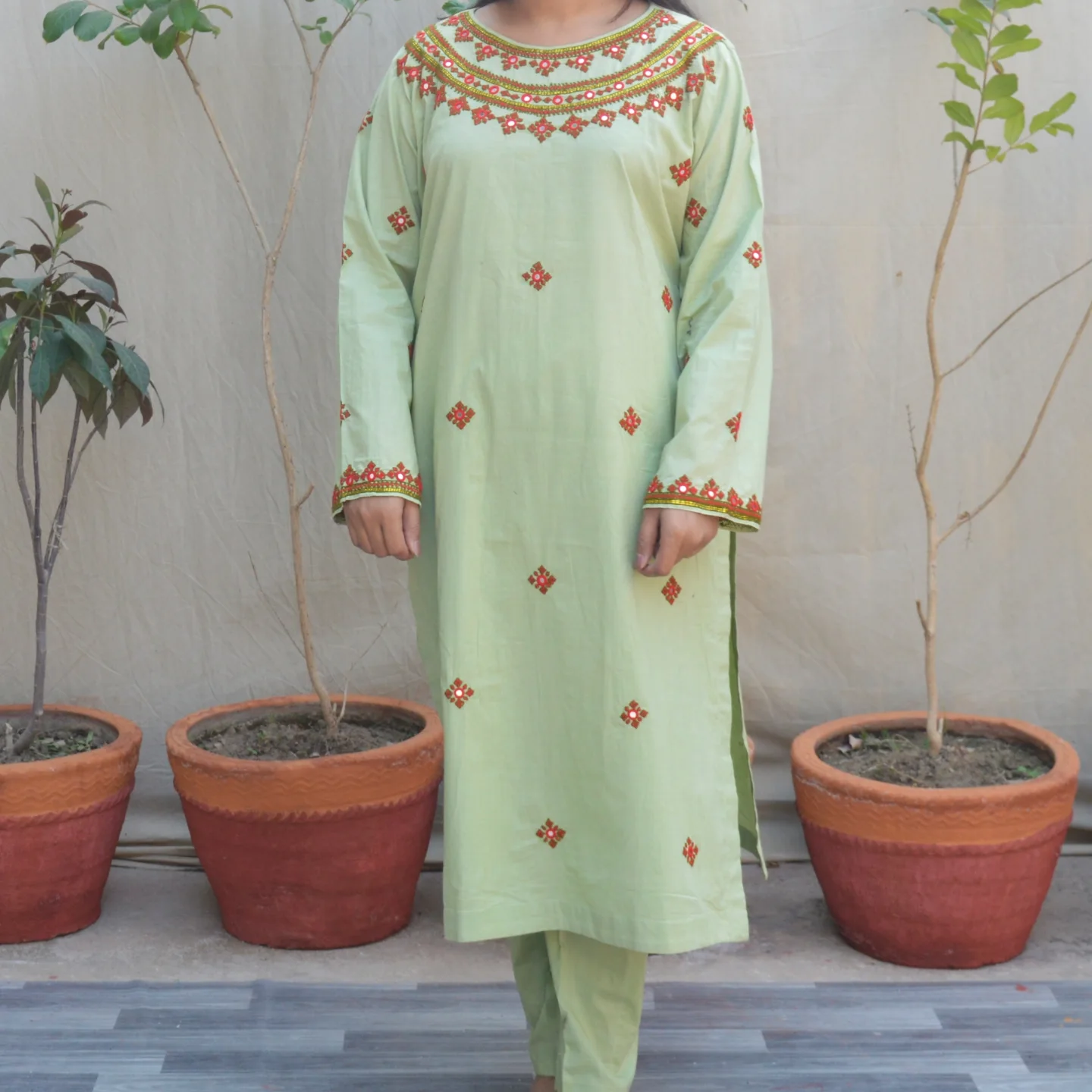 sindhi design dress Find New Aplic 2022 Collection, Stylish Simple Aplic Designs On Red Lemon contrast, #AplicDressDesign2022 Doll- Dress Daniel K Men's European Frock Size:6Y/6X