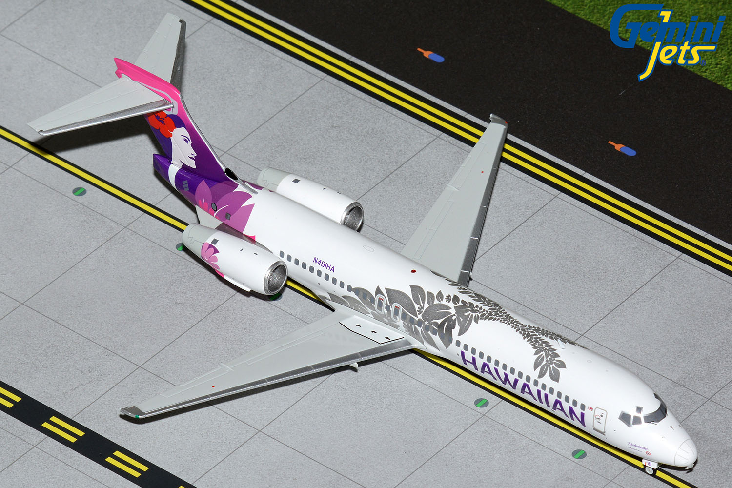 JUST LANDED! GeminiJets 1:200-scale Thai Airways The Boeing