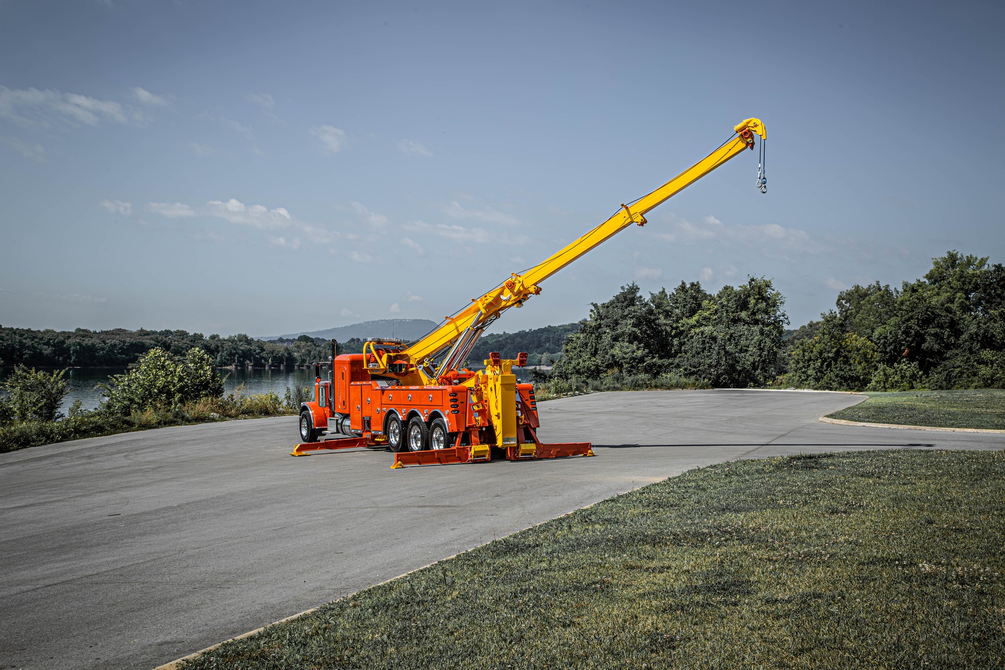 Miller Industries' Century 1150 on Pete 389 chassis