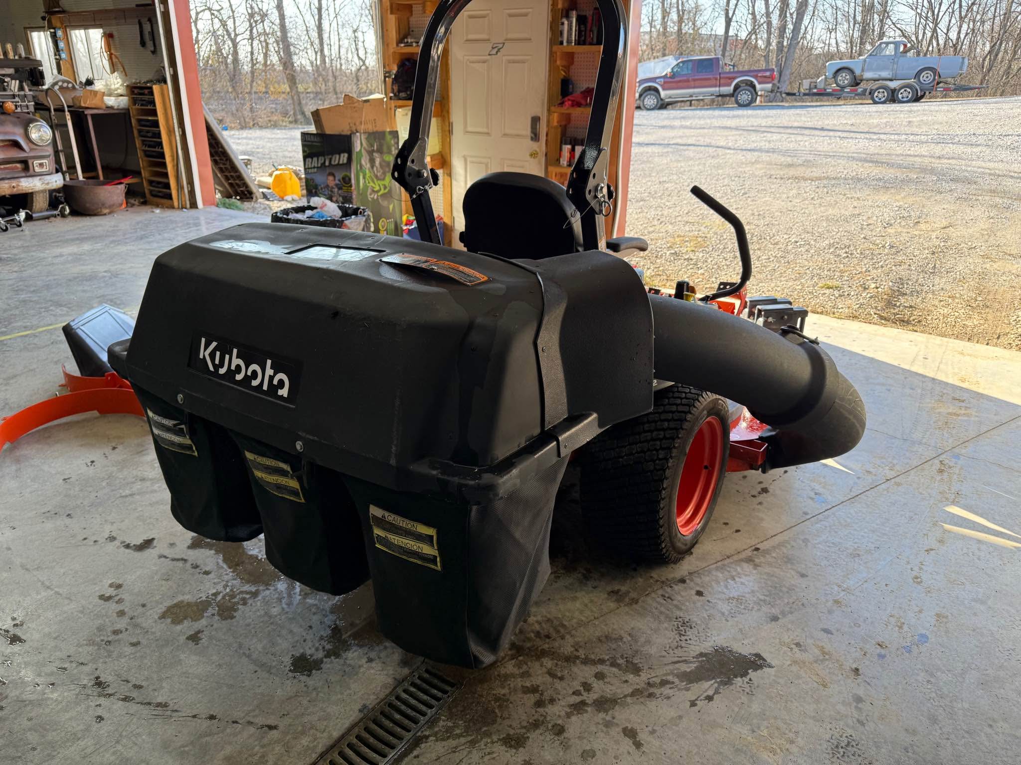 2023 Kubota Z422 Zero Turn Mower with grass catcher - Lawn Mowers ...