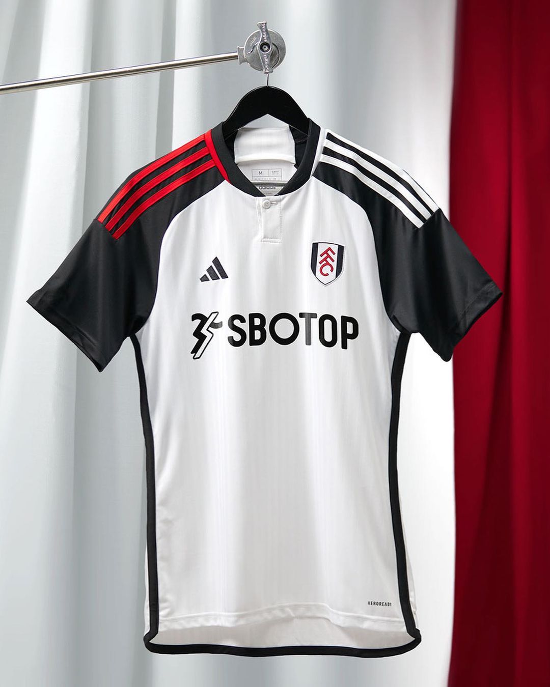 Harry Wilson giving us Ken vibes in Fulham's new away kit 🤣🤣