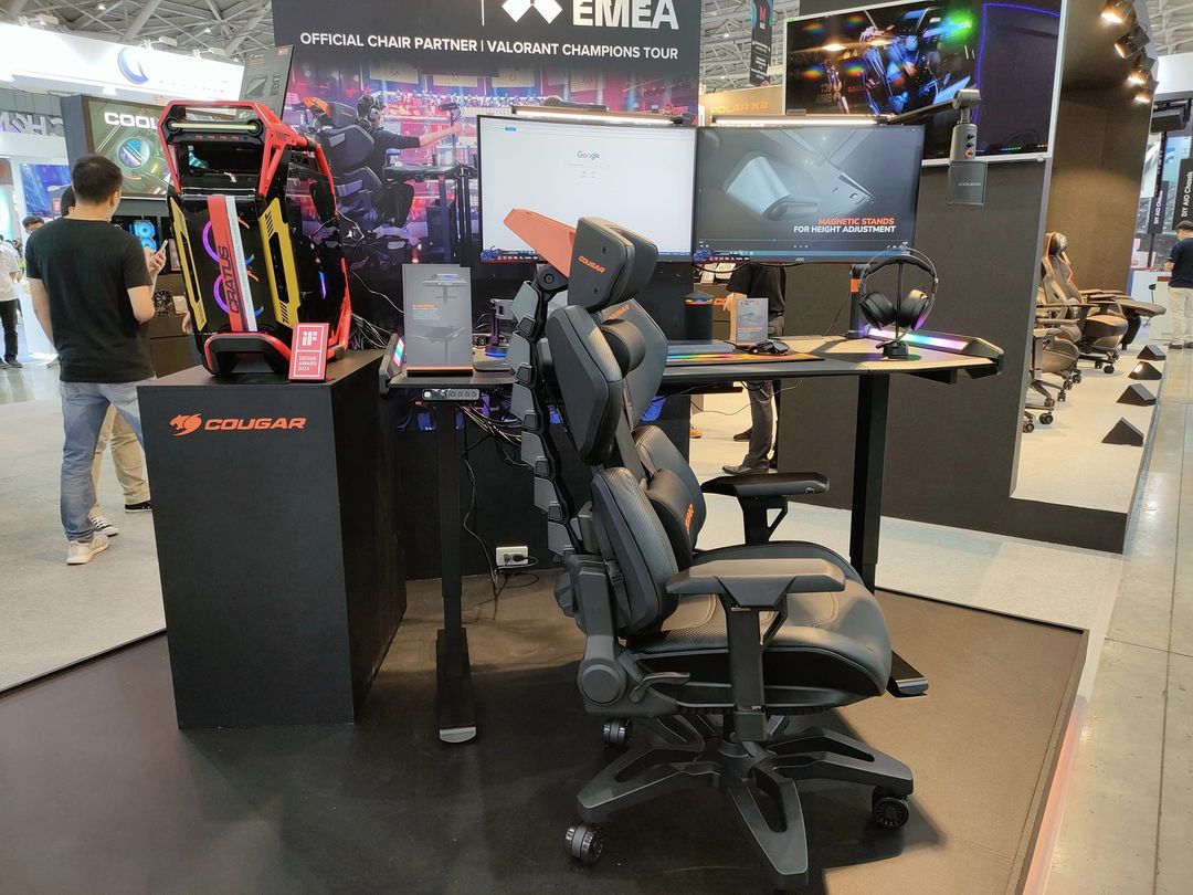 Cougar - Cougar Terminator Gaming Chair looks good from the sides ...