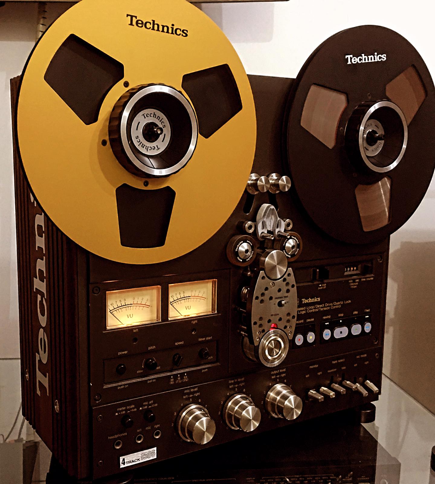 The Technics RS-1506 and the other related models (RS-1500, RS