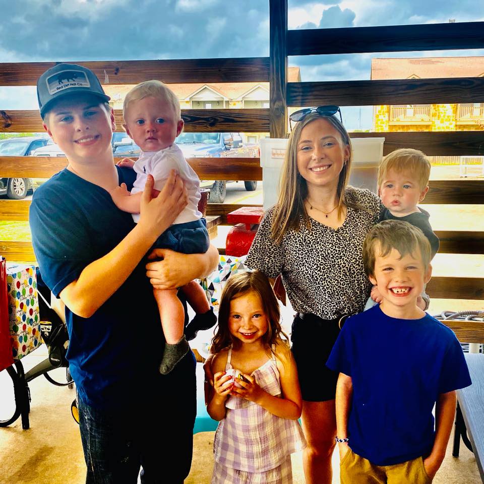 jonathan young wife and kids Image 8