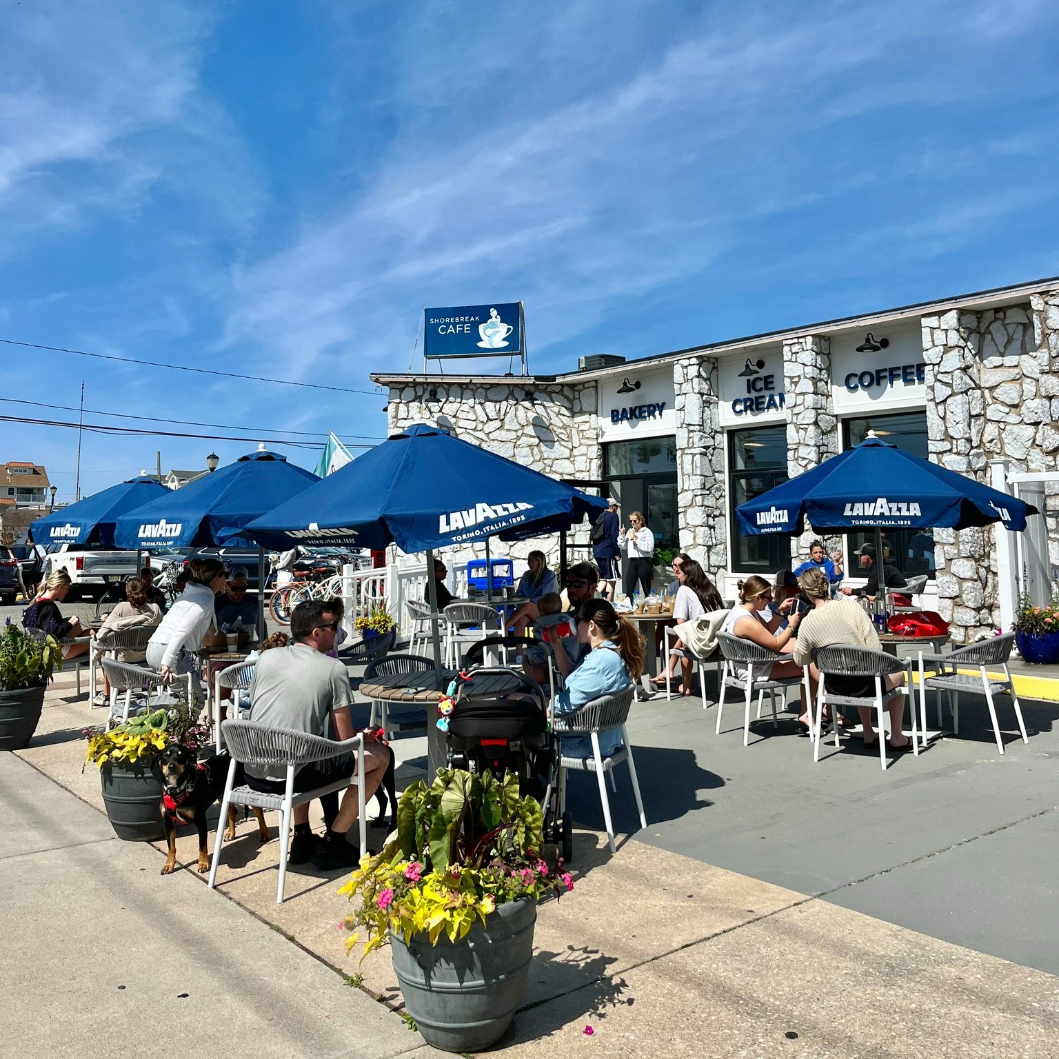 lavazza patio umbrella Business & Pleasure Co. The top vents SUPERJARE 13FT Outdoor Umbrella for