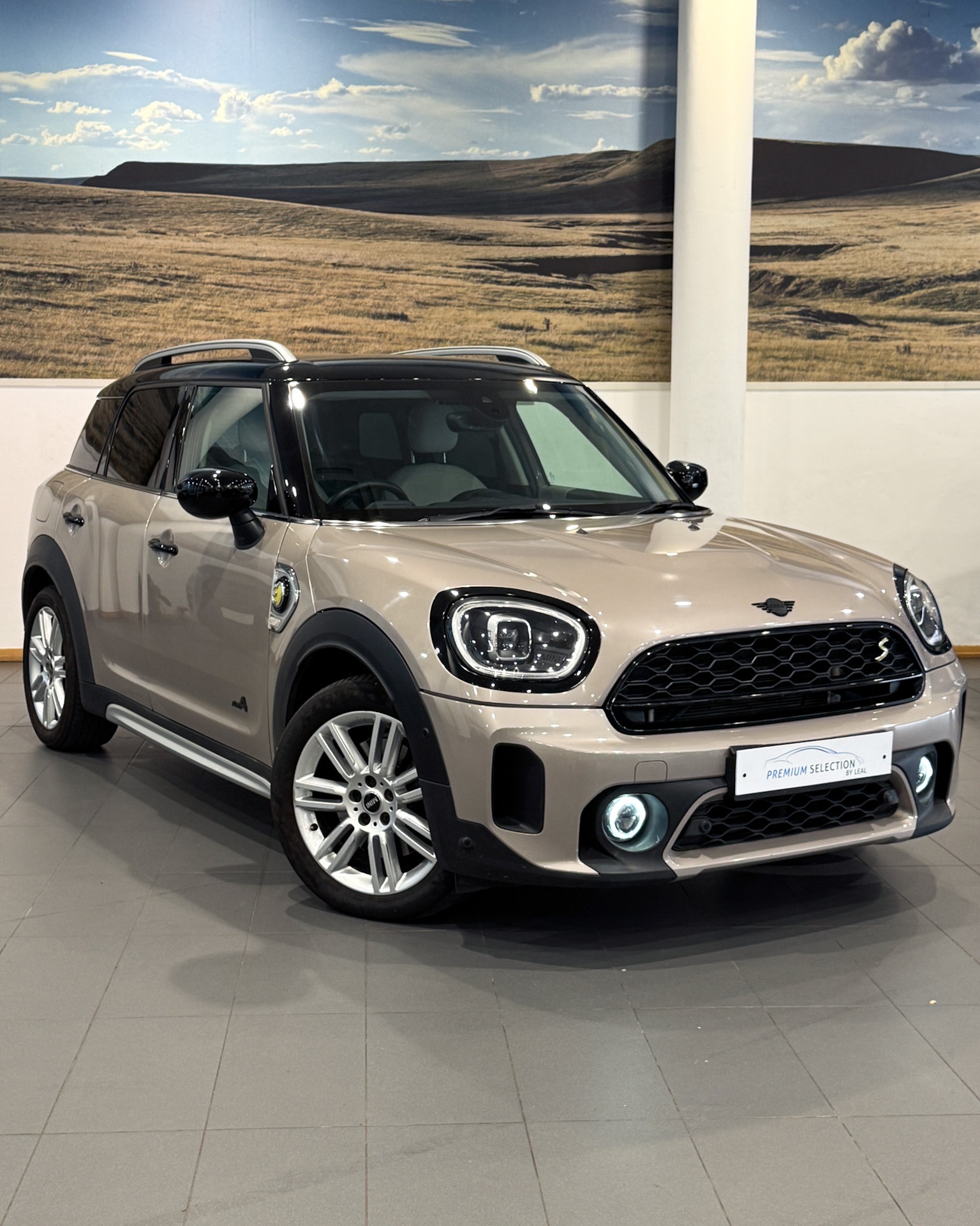 SOLD 𝑵𝑬𝑾 𝑰𝑵 𝑺𝑻𝑶𝑪𝑲!! 𝐌𝐈𝐍𝐈... - Premium Selection by Leal | Facebook