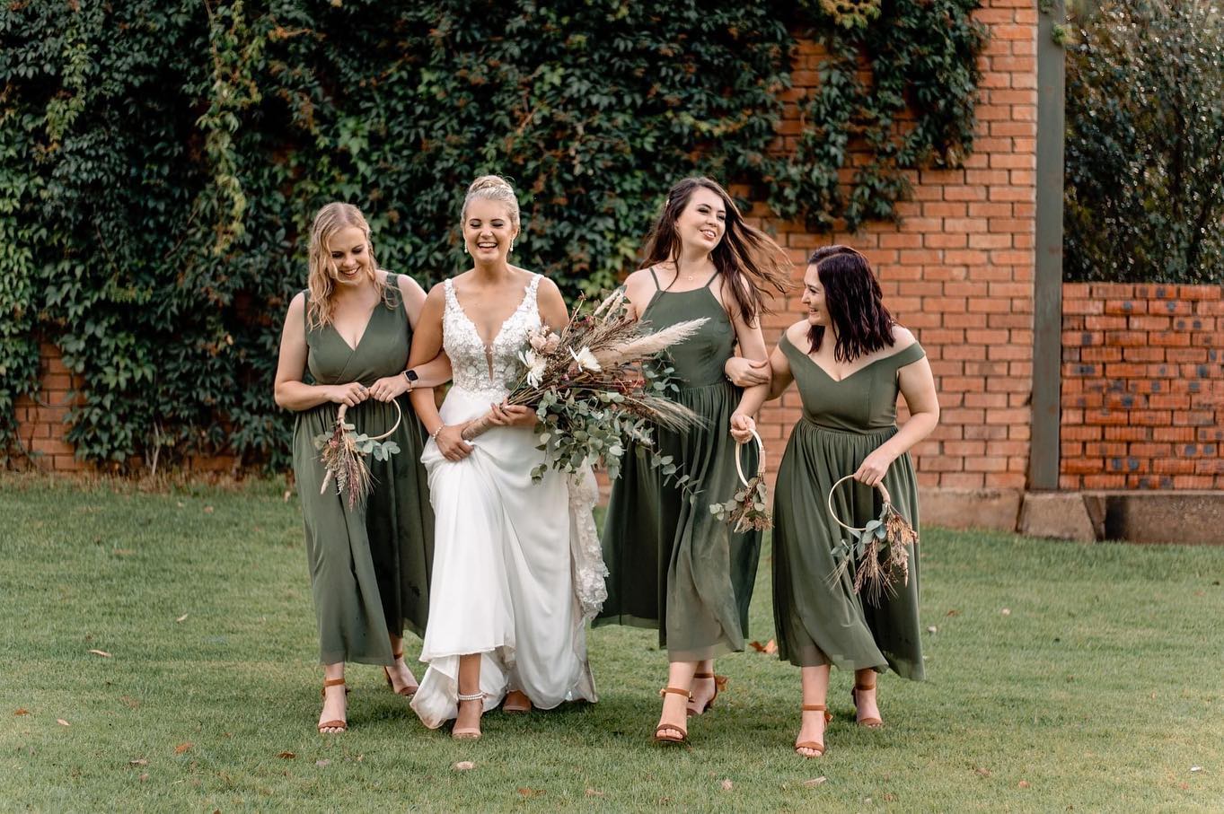 hoiden bridesmaid dresses Bridesmaids added a new photo Shoe Size:EU43/ UK10/ US12/ AU12.5 Elevate your bridesmaid game blue tie dye dress UNITED STATES NAVY UNIFORM