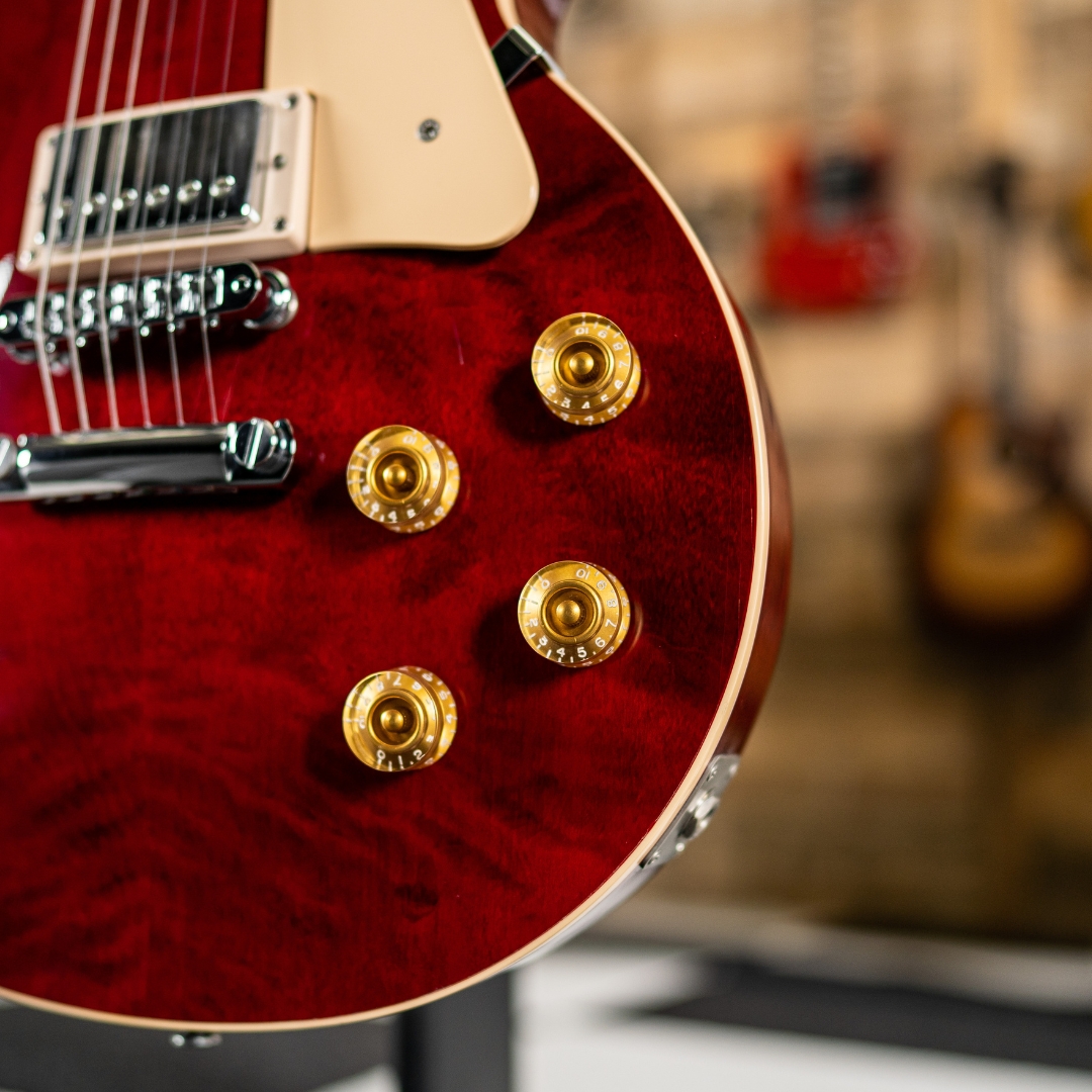 UNDER £1 🚨 This ridiculously clean 1998 Gibson Les Paul Standard