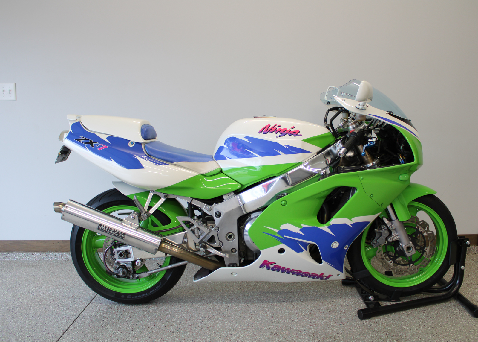 Iconic's 1st auction to go live today's a set of Performance