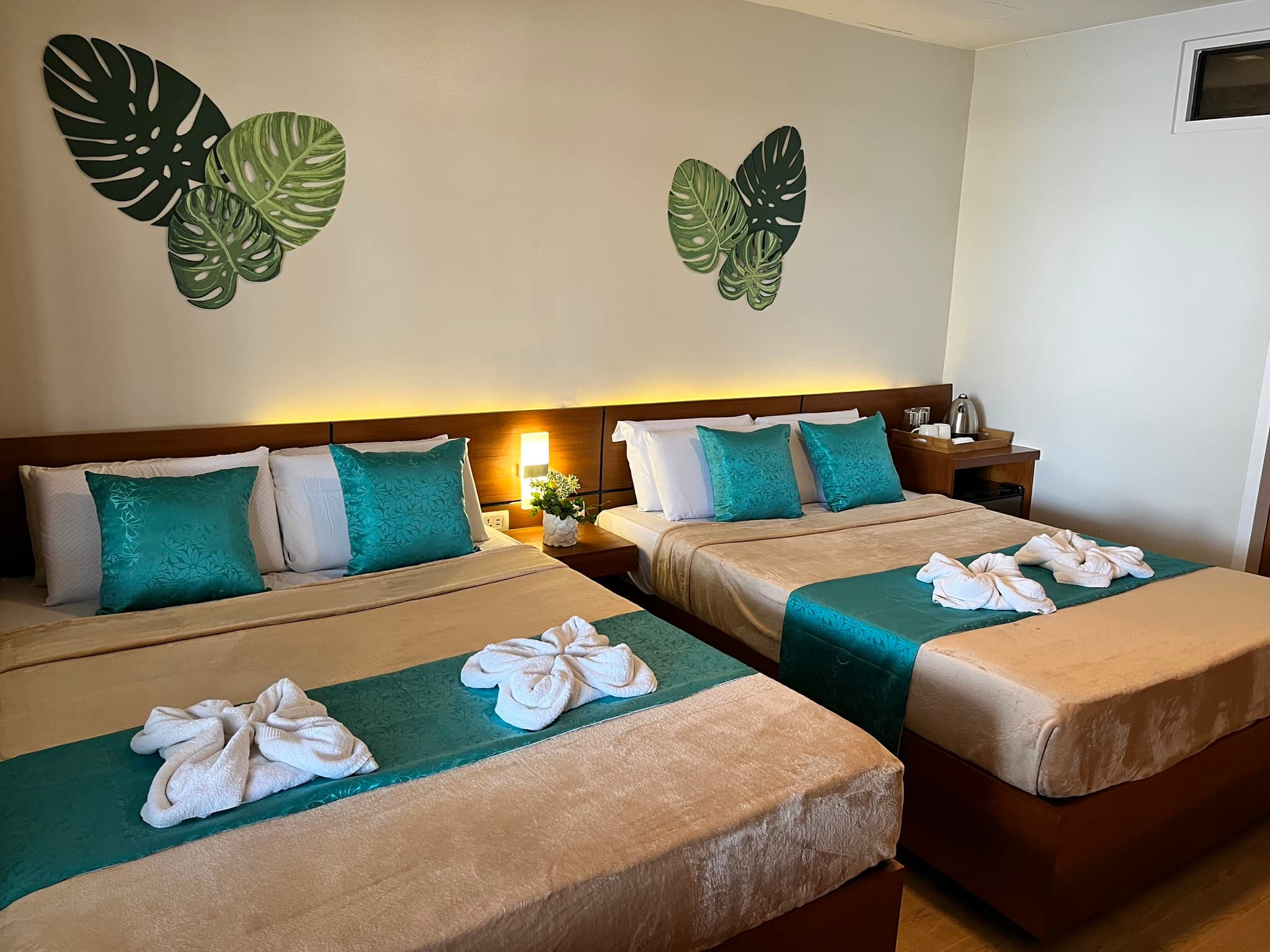 Villa - 🌴 BOARDWALK ROOM 1 & 2 (4 pax) Room Inclusions: • View : Garden ...