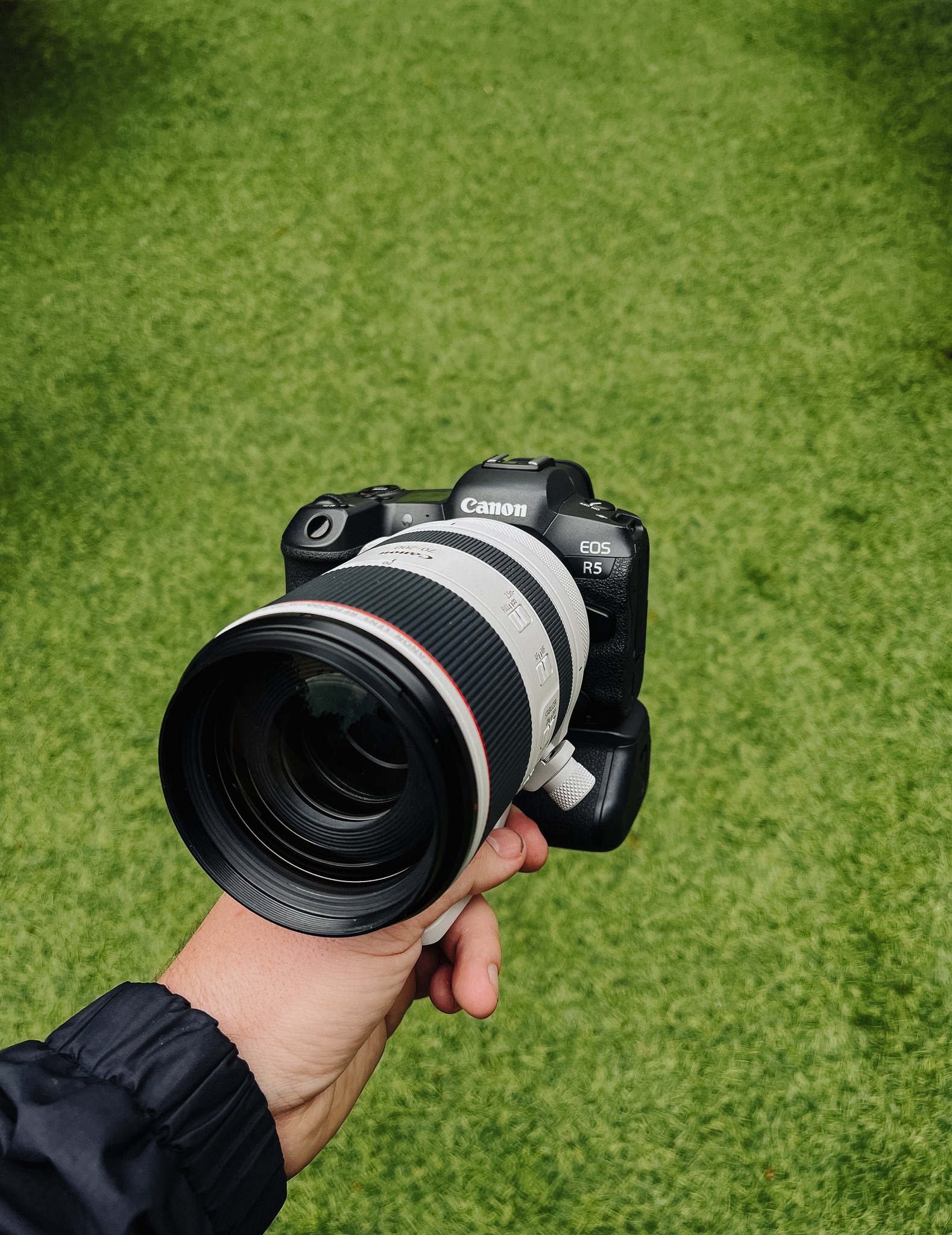 Canon 5d with 70-200 lens captures sharp images