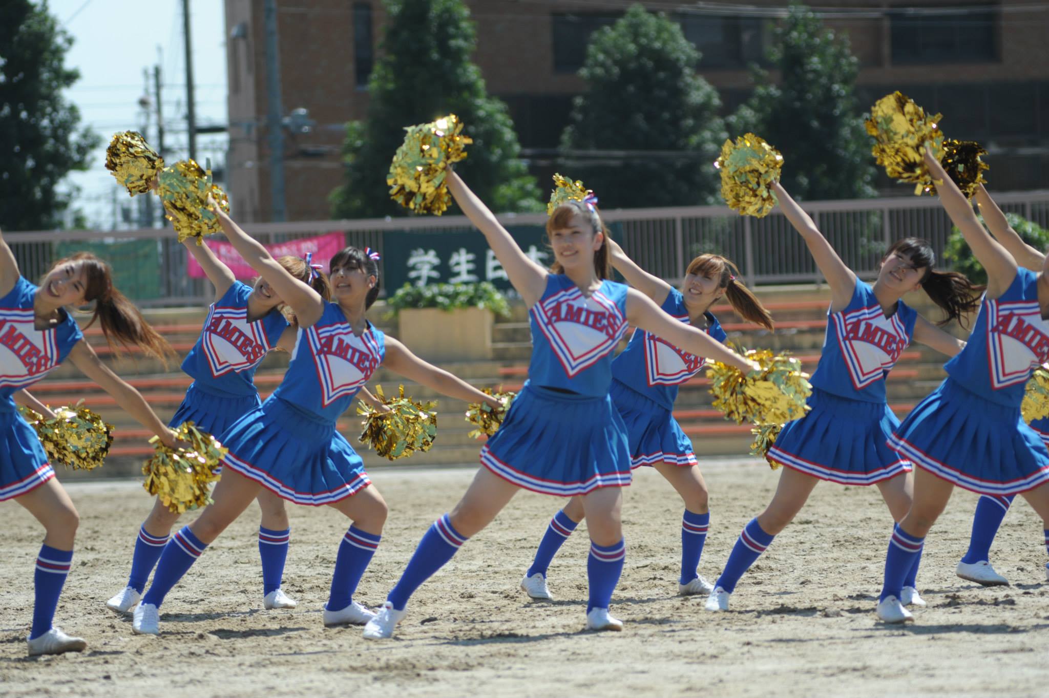 金城学院大学 - ハーフタイムにはチアダンスクラブ「Majorette Amies