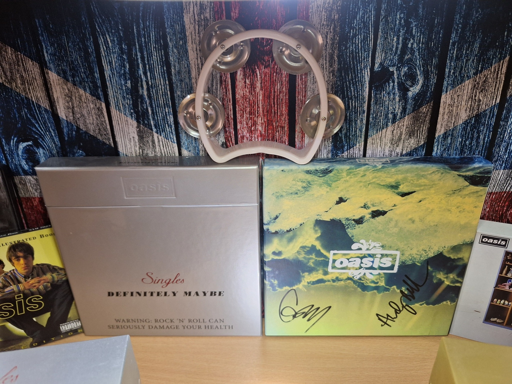 My Definitely Maybe Singles Boxset has finally arrived. I
