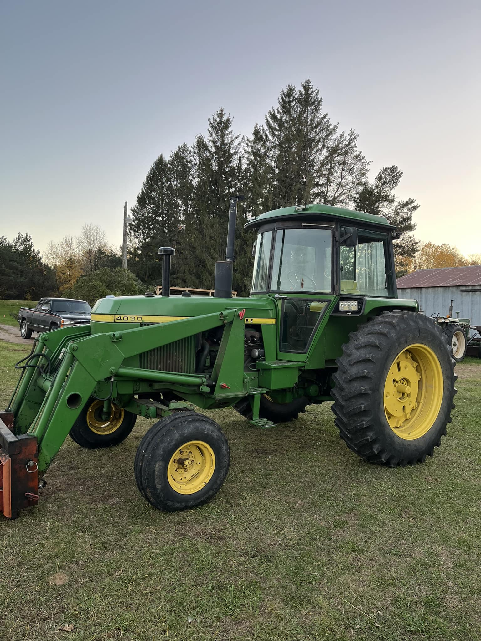 John Deere 4200, 4300 and 4400 Compact Utility Tractors Operator's Manual (OMLVU11736L0) – Machine Catalogic