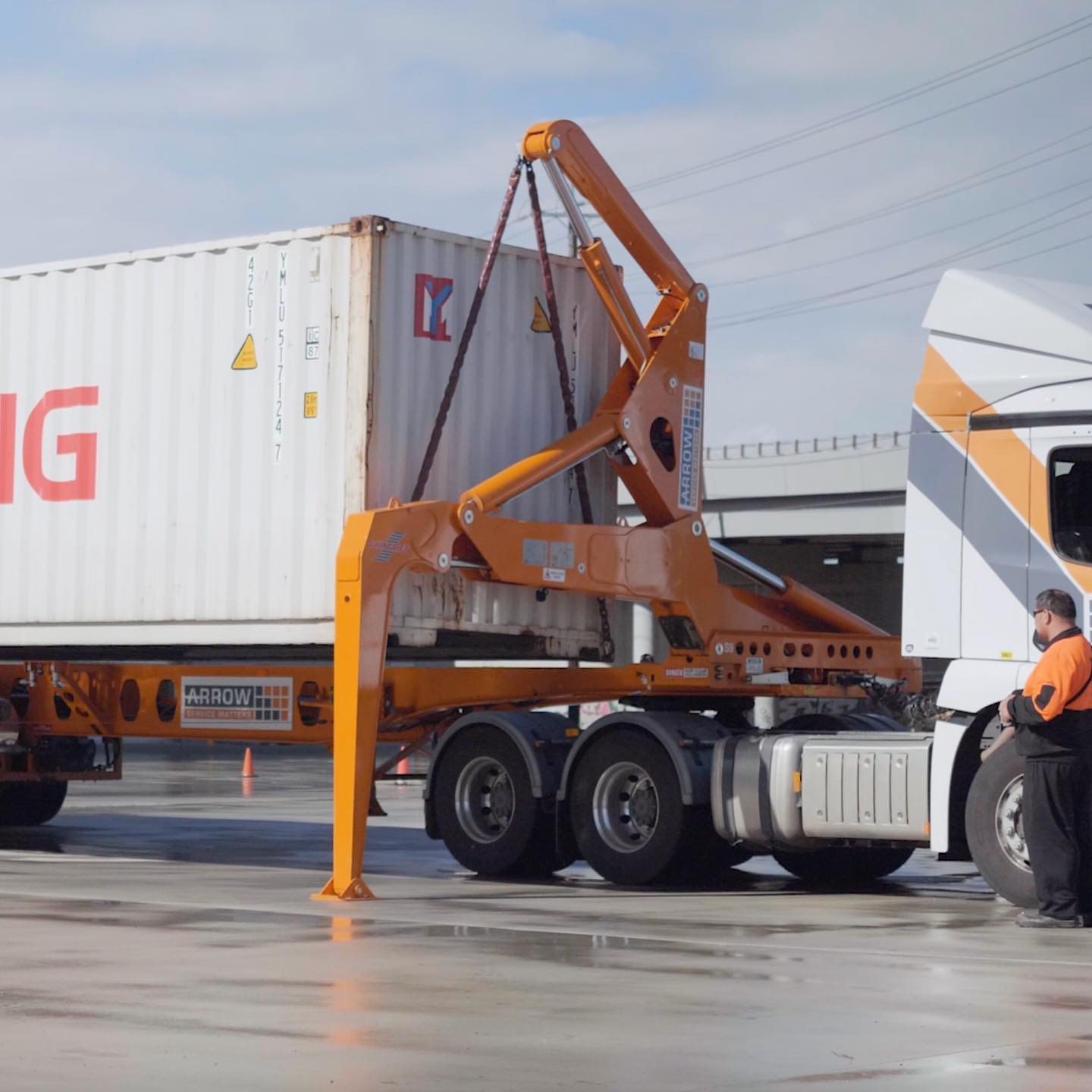 Arrow - Did you know we have a 24/7 on-time side loader fleet? A side ...