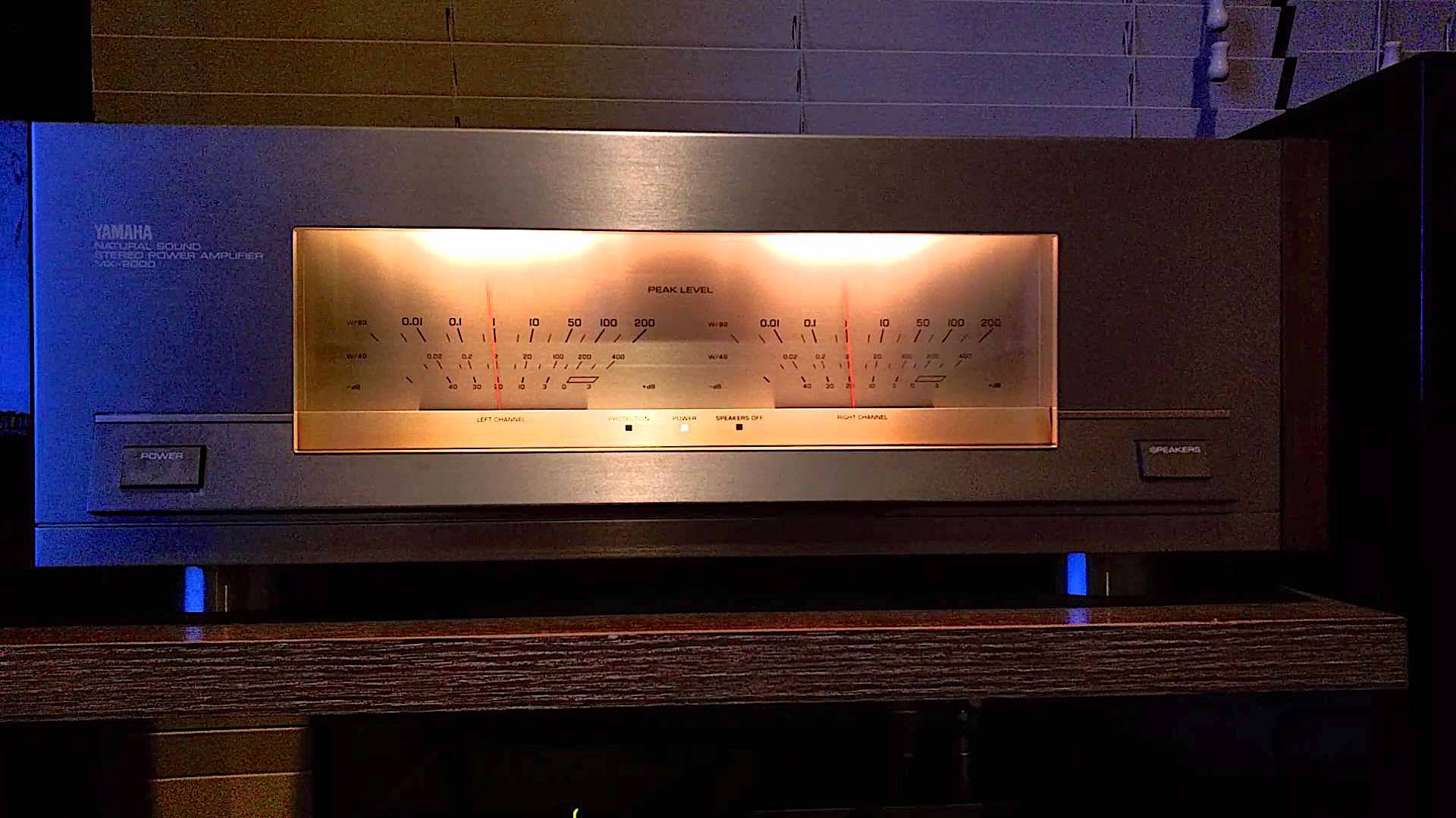 Yamaha MX-2000 stereo power amplifier