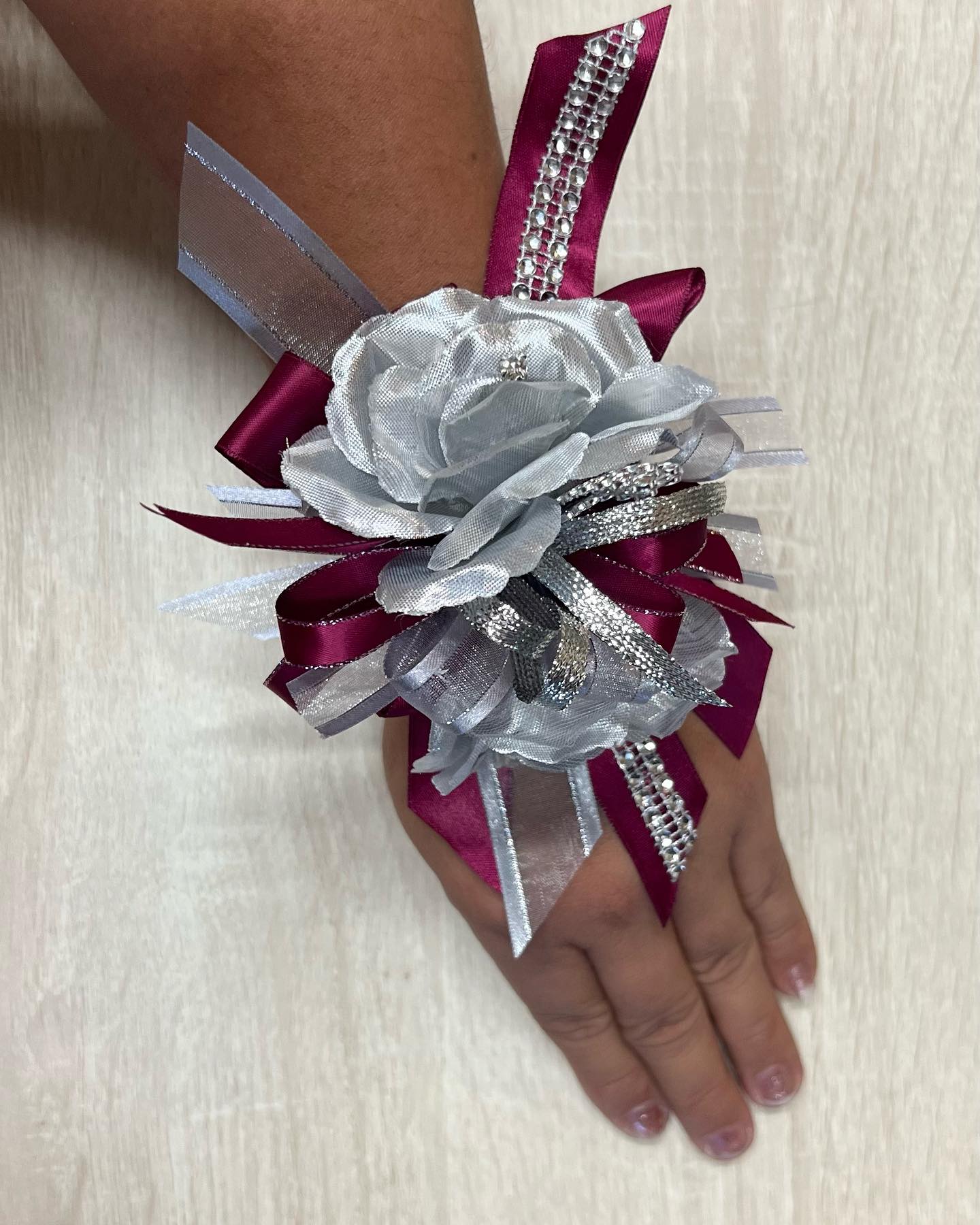 corsage ideas for burgundy dress and silver wrist Ramadan25 Edit Litehouse Original Blue Cheese Size:M EURO more suitable to your