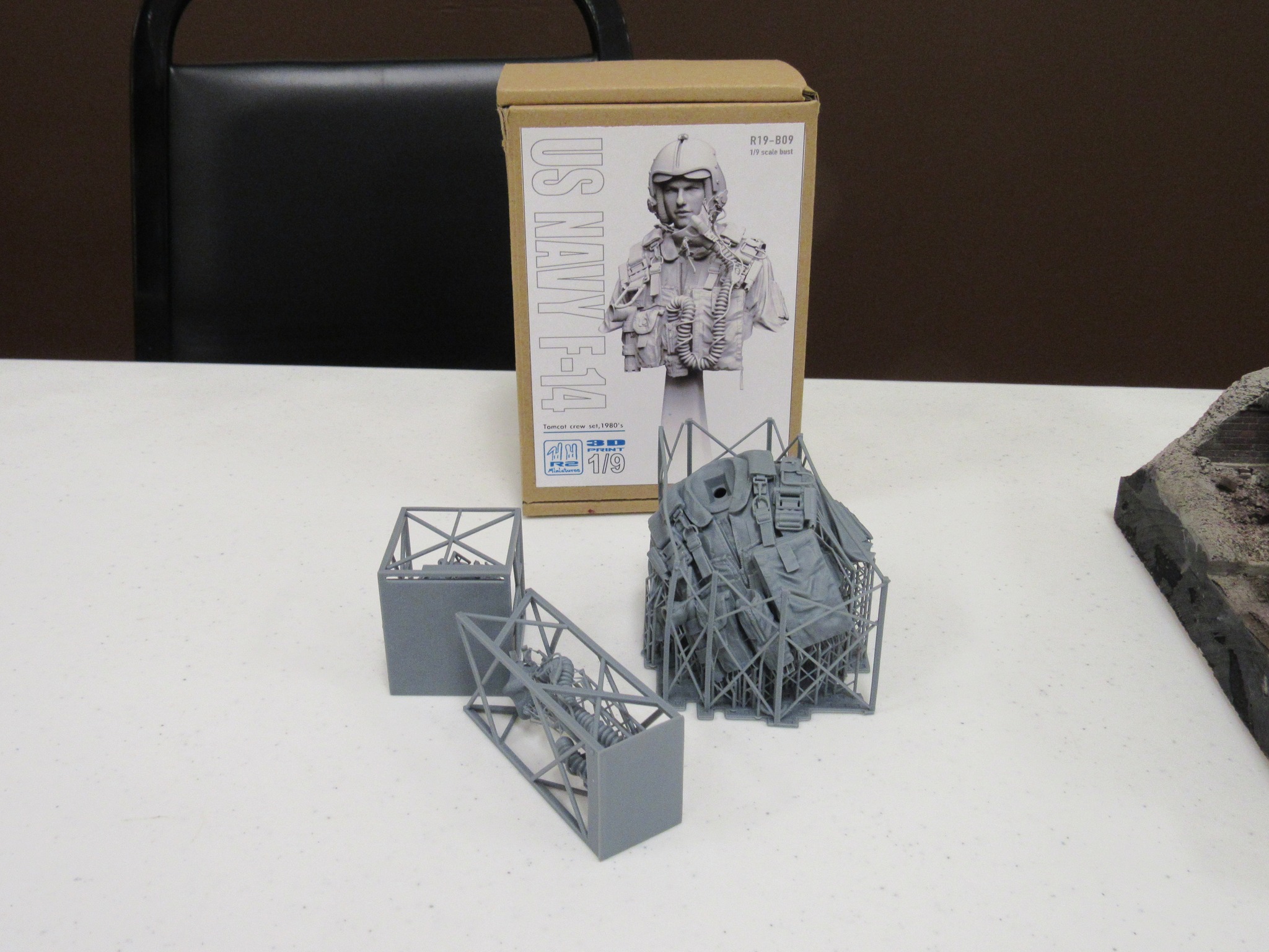 IPMS - Rick Keasey showed off this R2 Miniatures 1:9 US Navy F-14 pilot ...