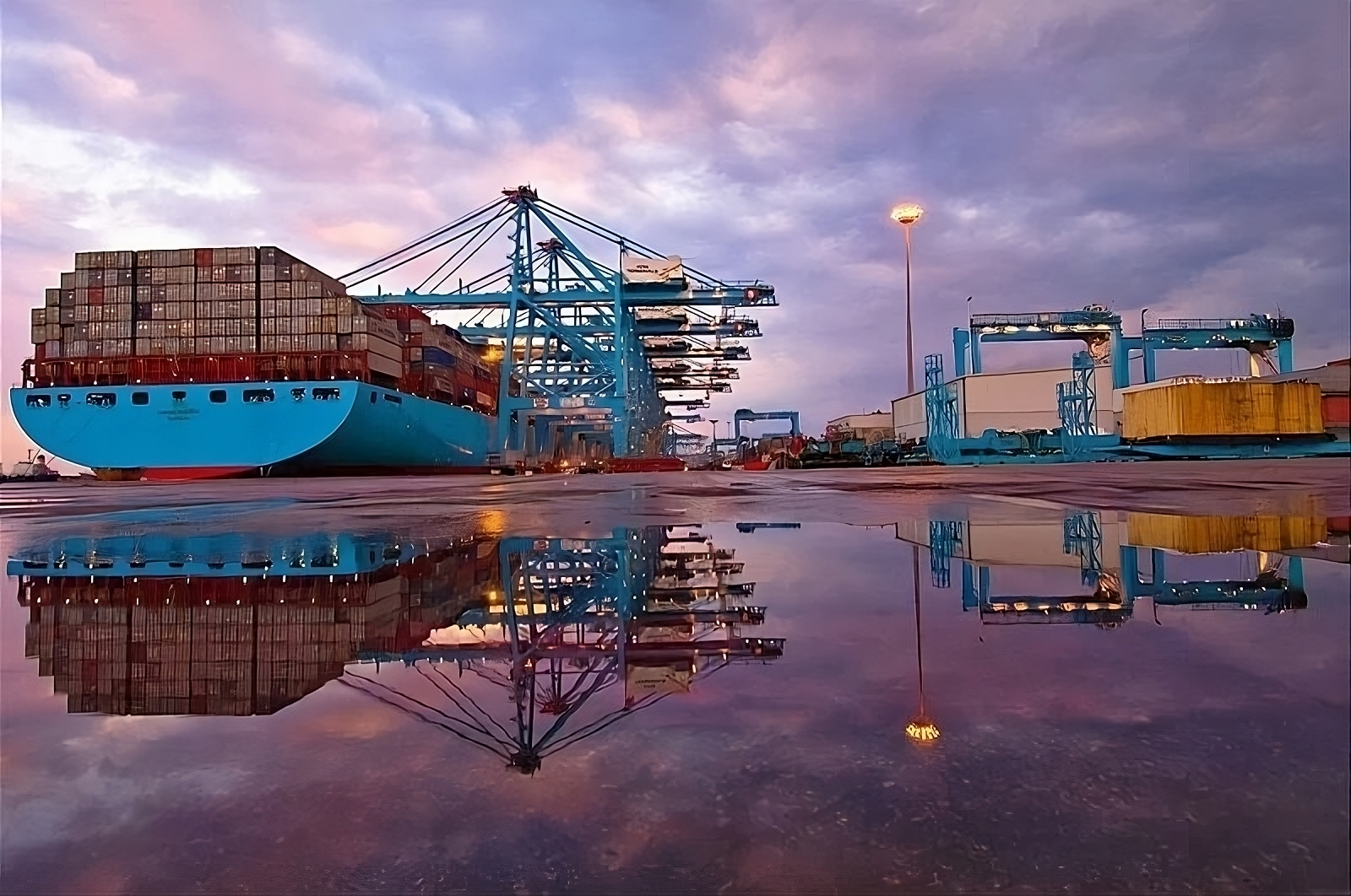 Shipper Own Container