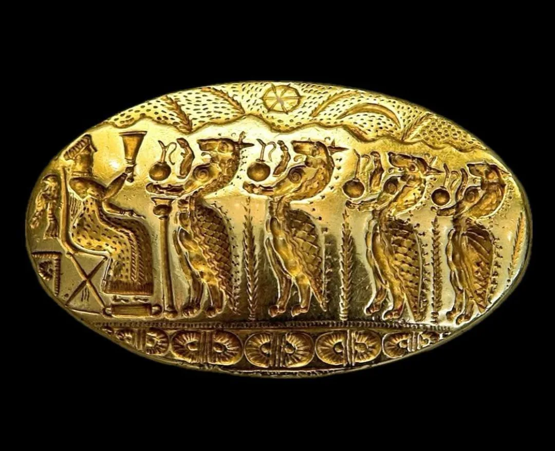 Archeology - 🔸Gold ring dated 1800-1300 BC, unearthed at the Mycenaean ...