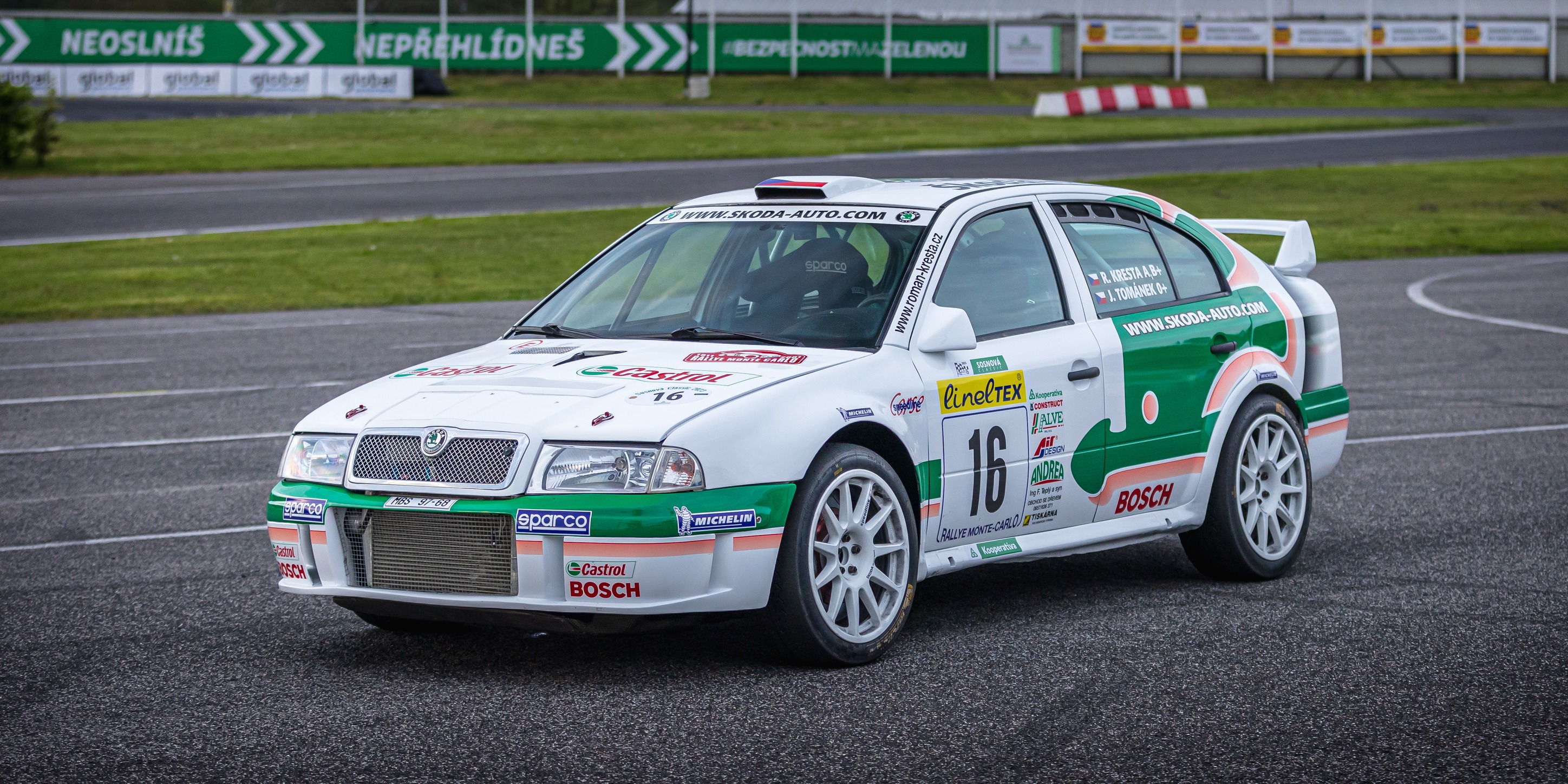 White Skoda Octavia by Mikewrc - Niezła tapeta się udała 🤩🤩🤩 | Facebook