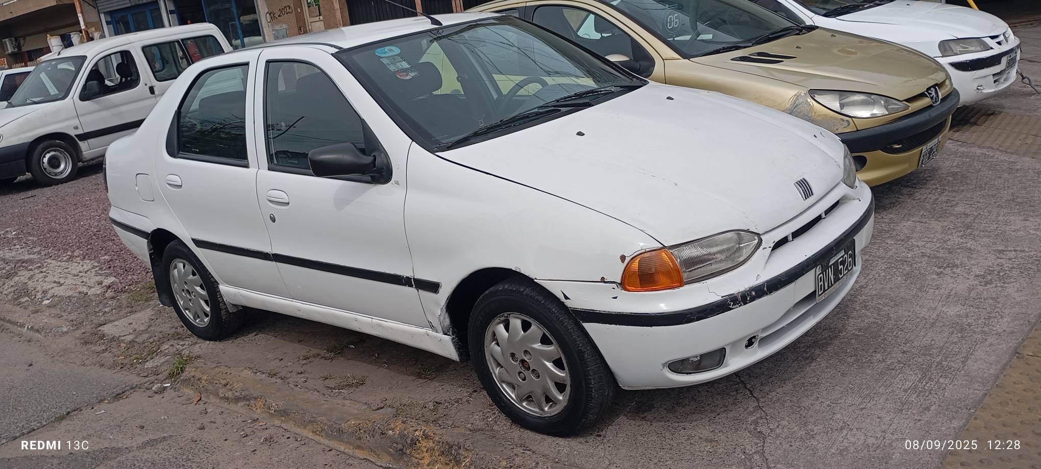 LLANTAS CONCORDIA | Fiat Siena modelo 99 versión HL cuenta con levanta ...