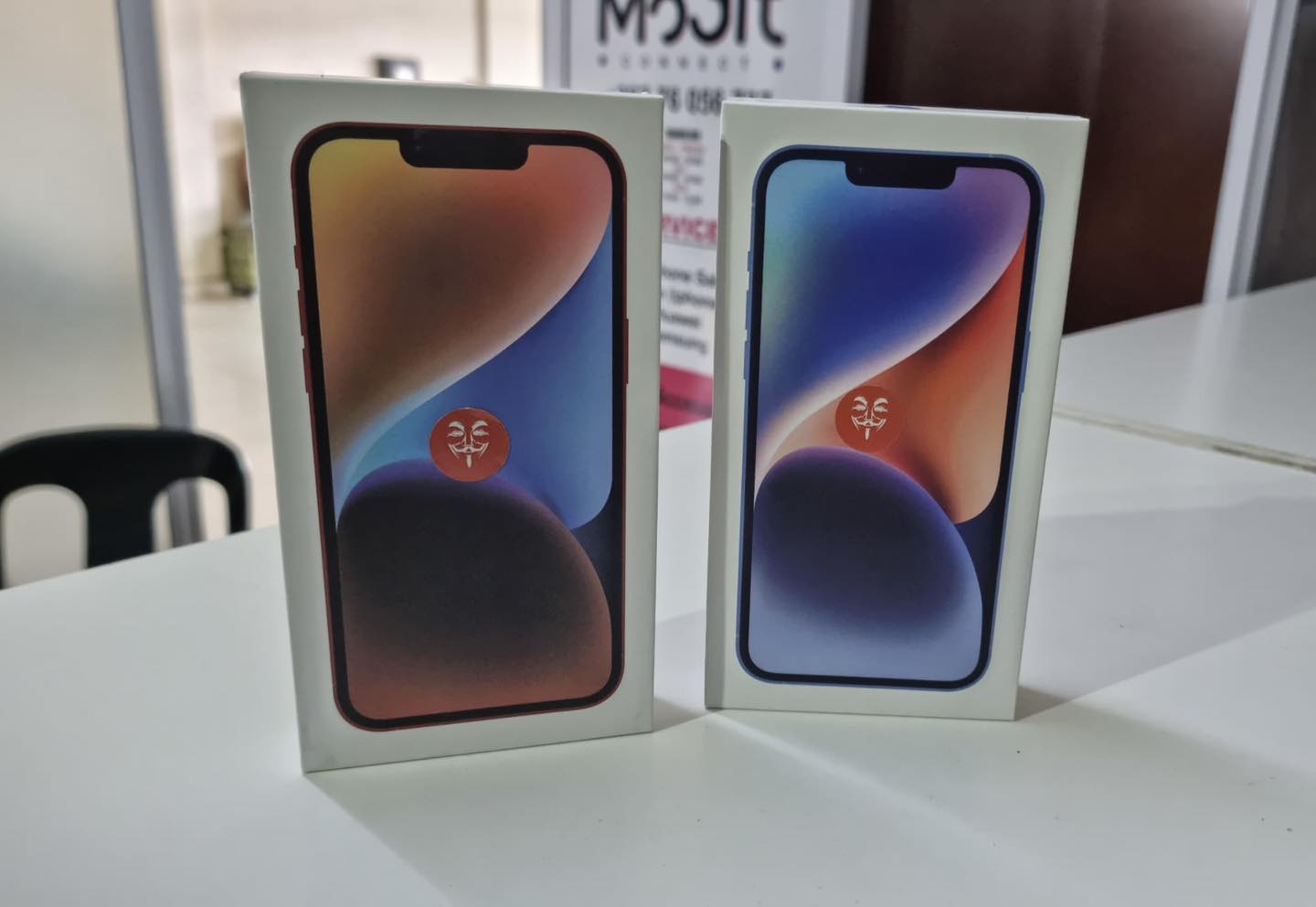 Modit Connect - Available 🚨🚨🚨🚨 iPhone 14 Plus 128gb -... | Facebook