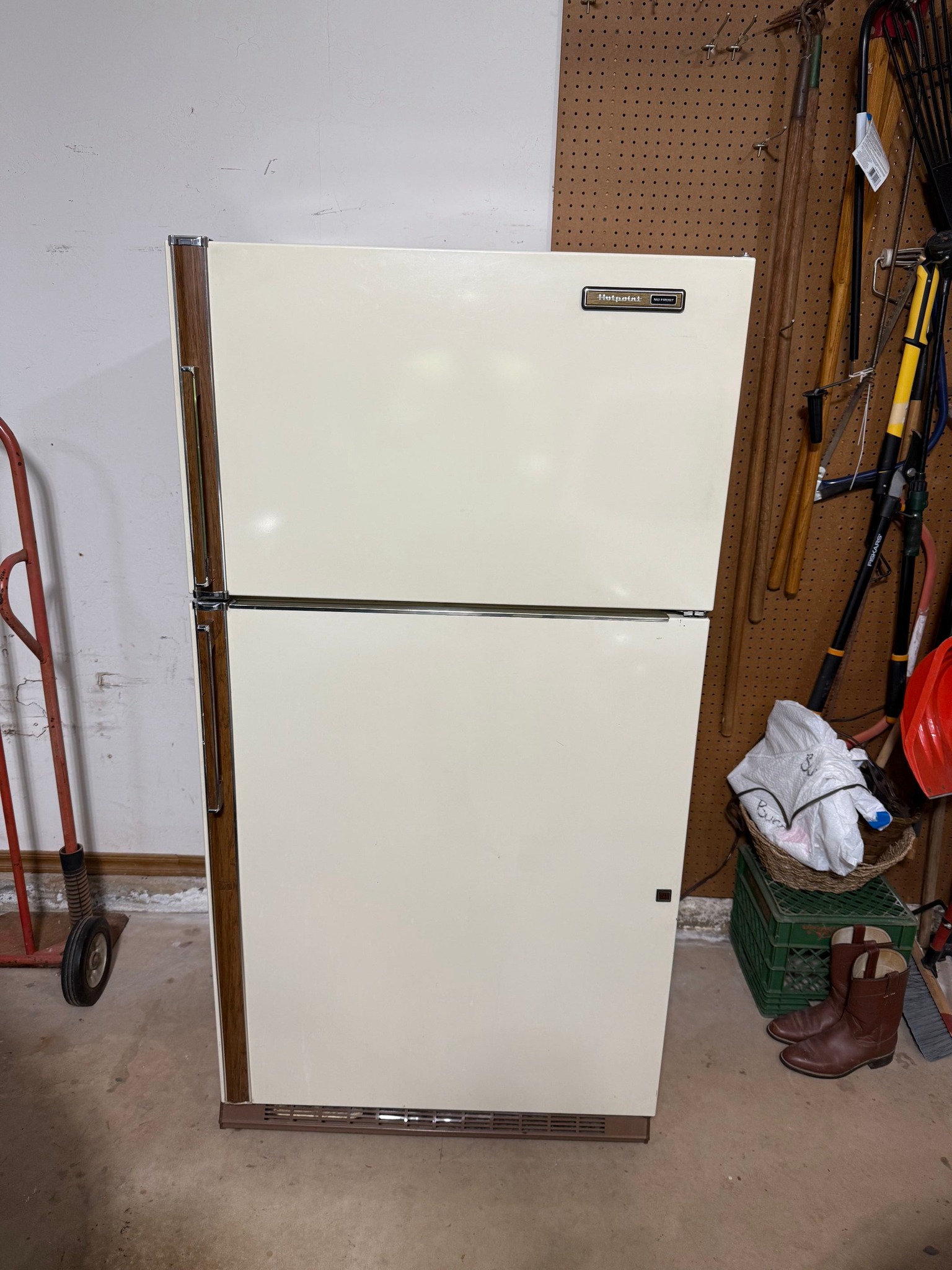 1941 GE refrigerator still in use after 83 years