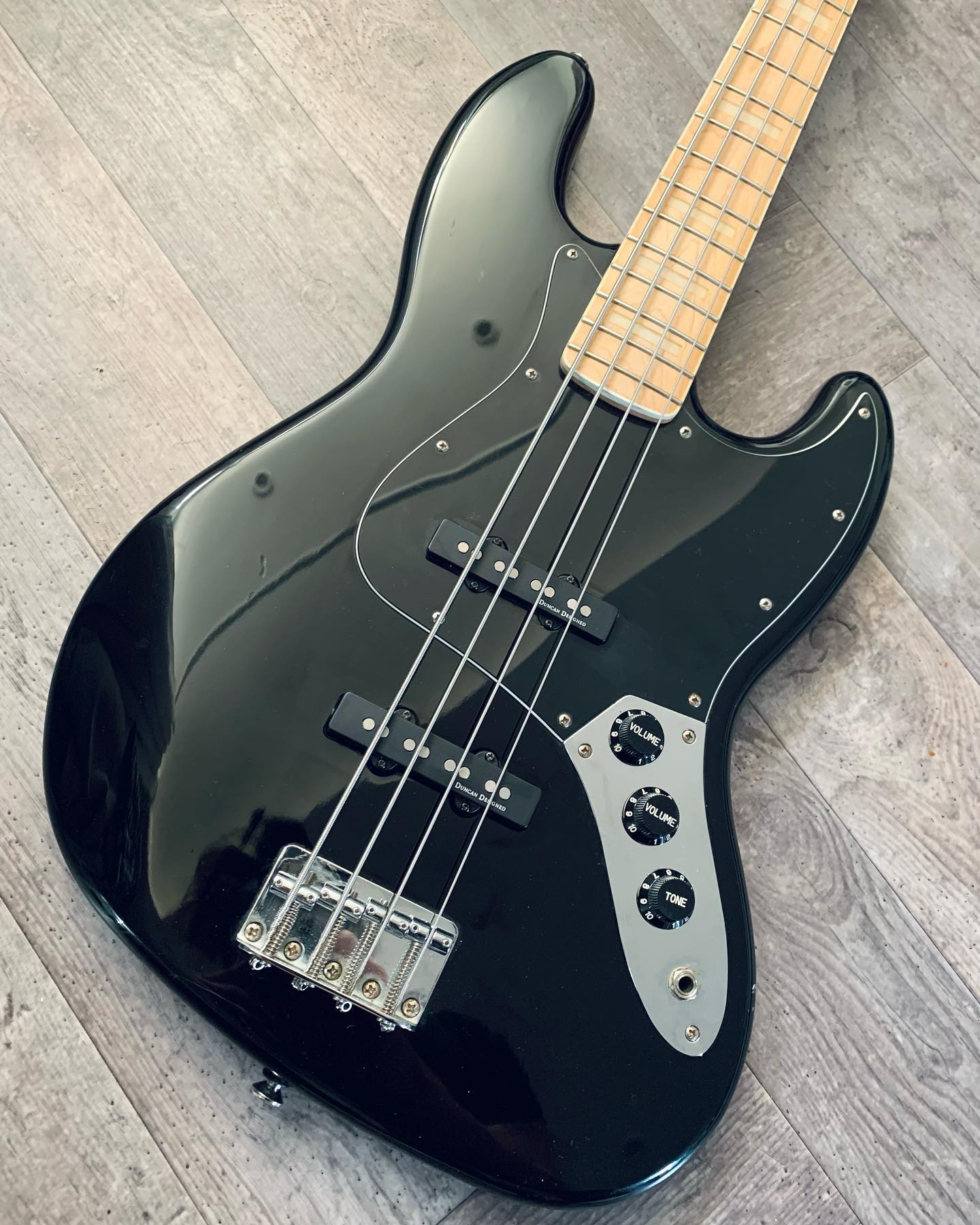 Squier vintage modified '77 jazz bass review
