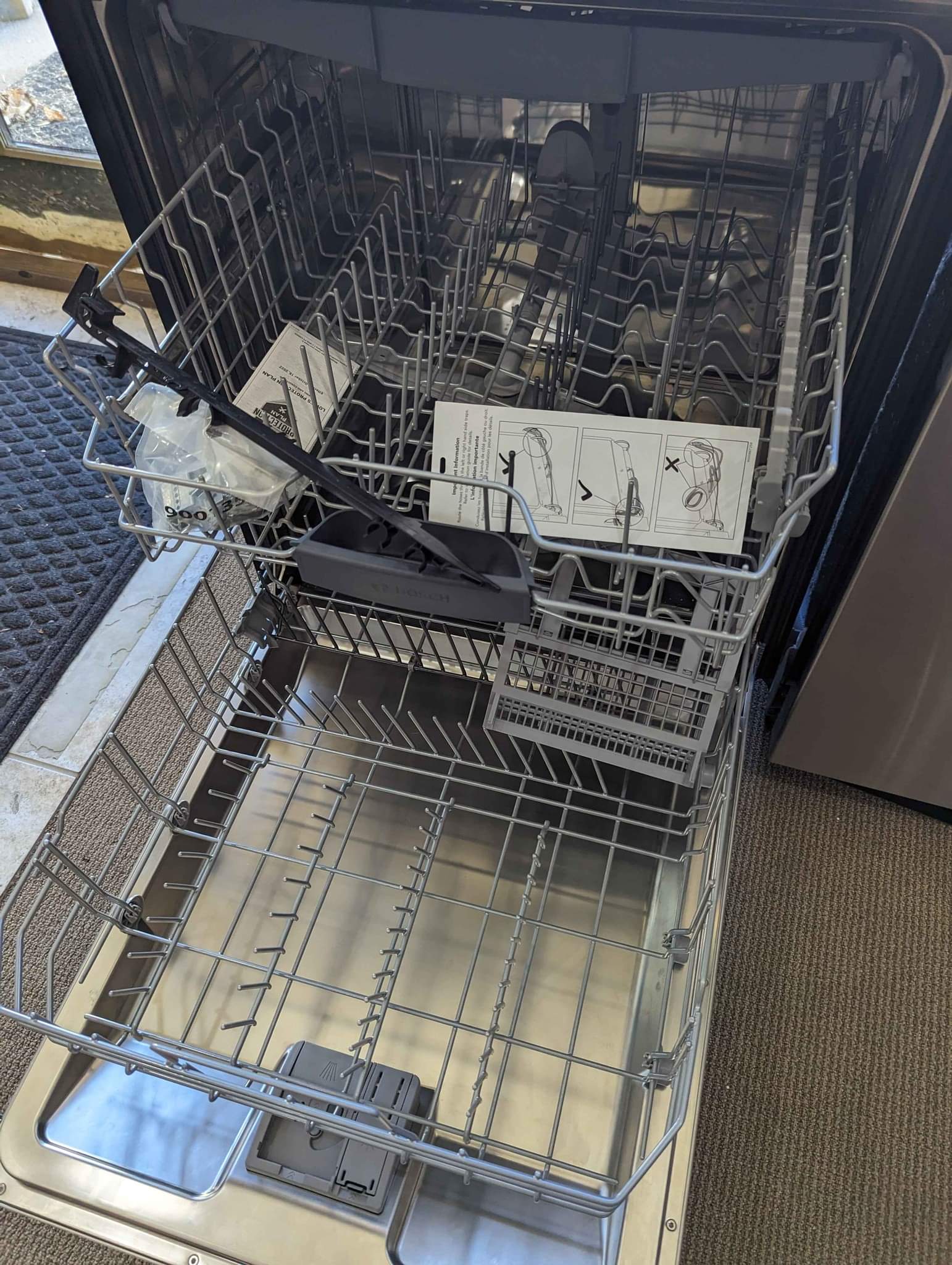 Bosch 300 Series Top Control 24in BuiltIn Dishwasher With Third Rack